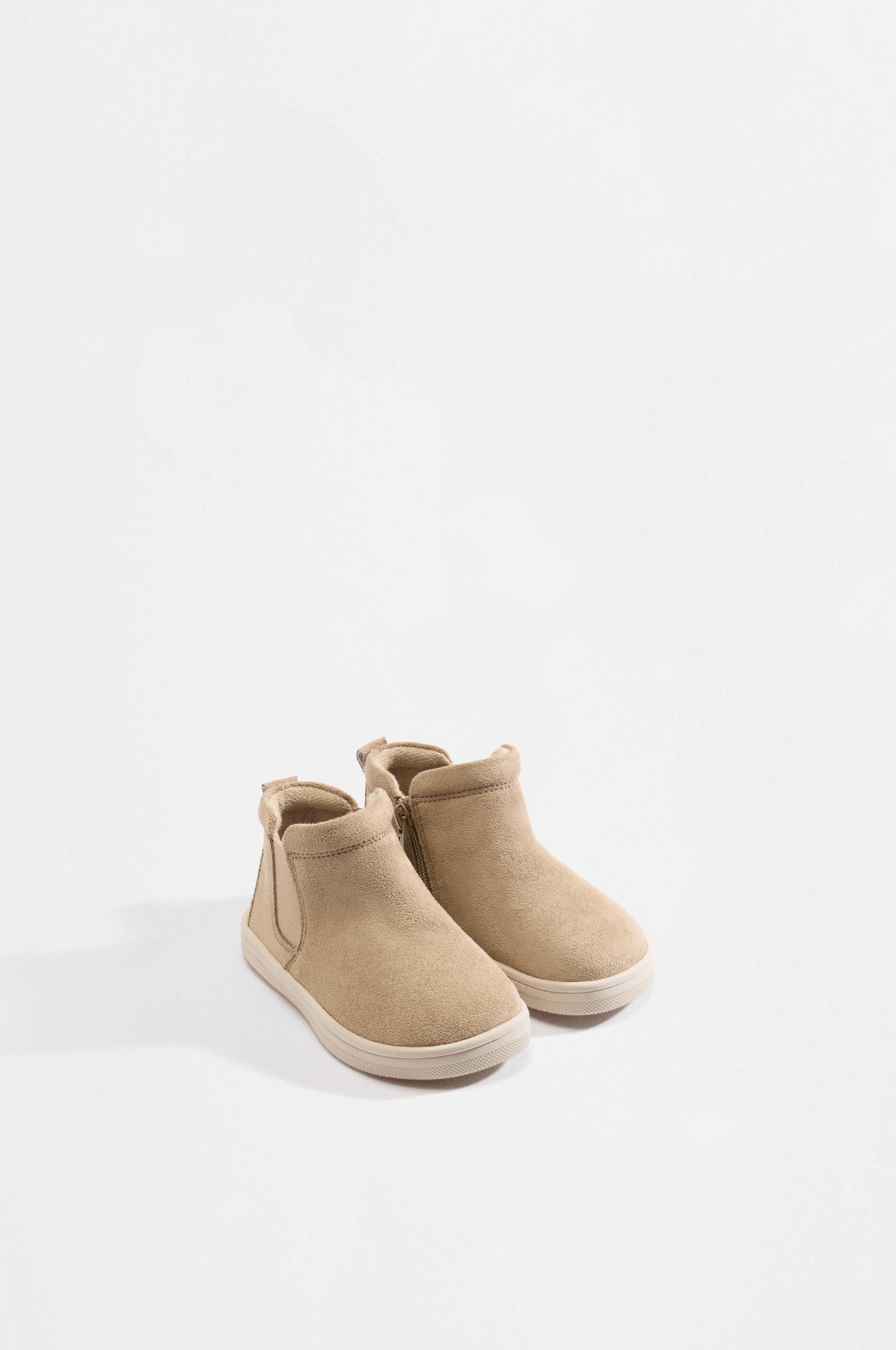Casual barefoot Chelsea boots — BEIGE