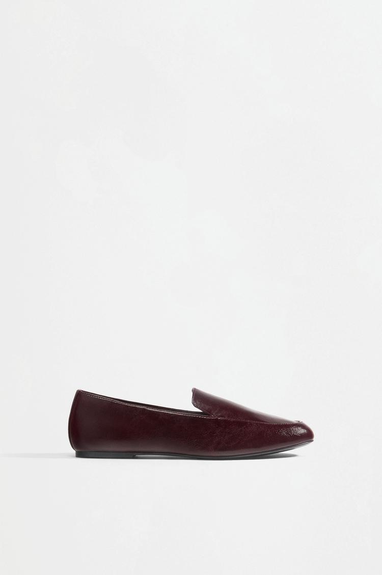 Crocodile-effect loafer — BURGUNDY