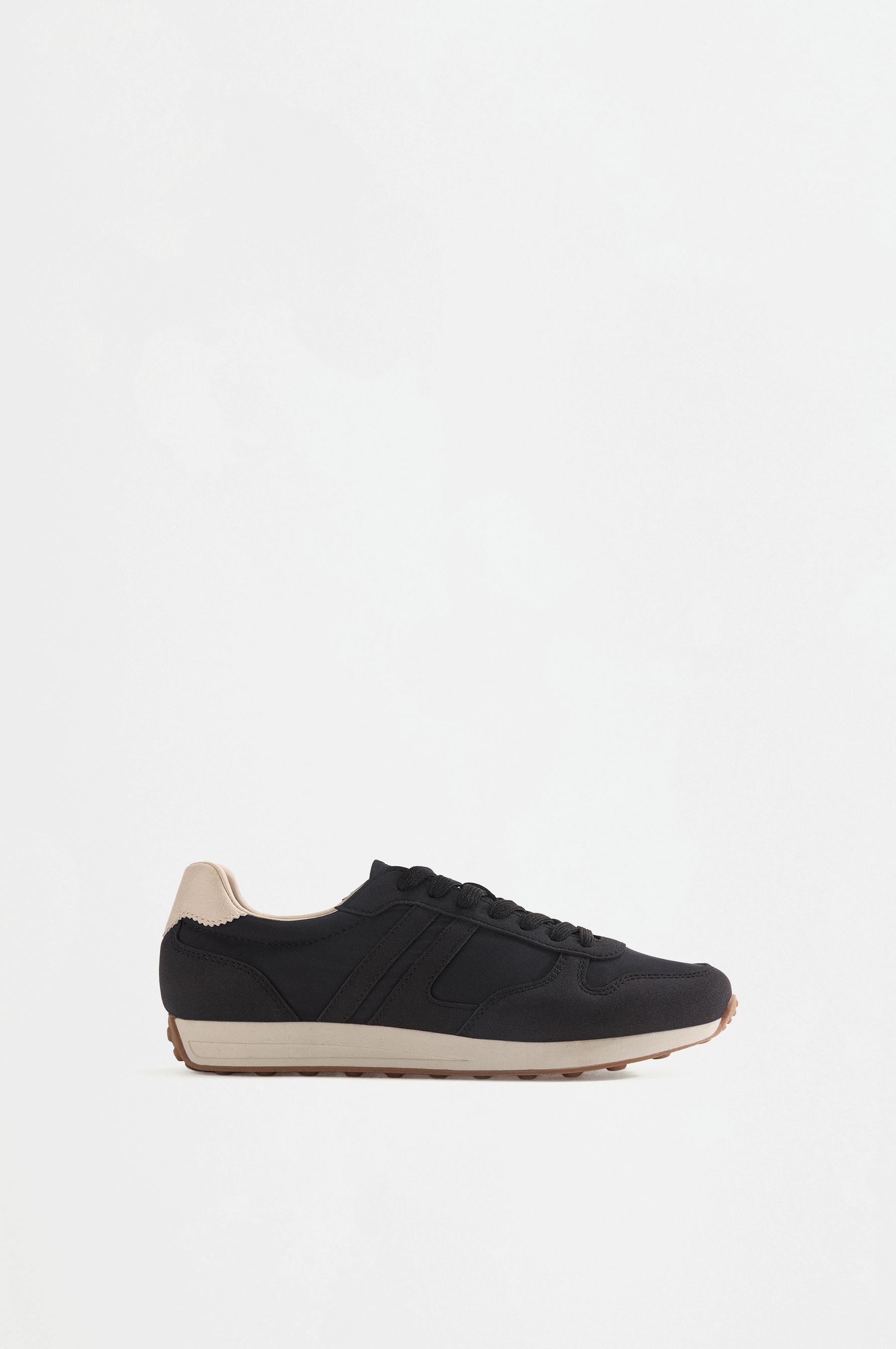 Minimalist sneakers — BLACK
