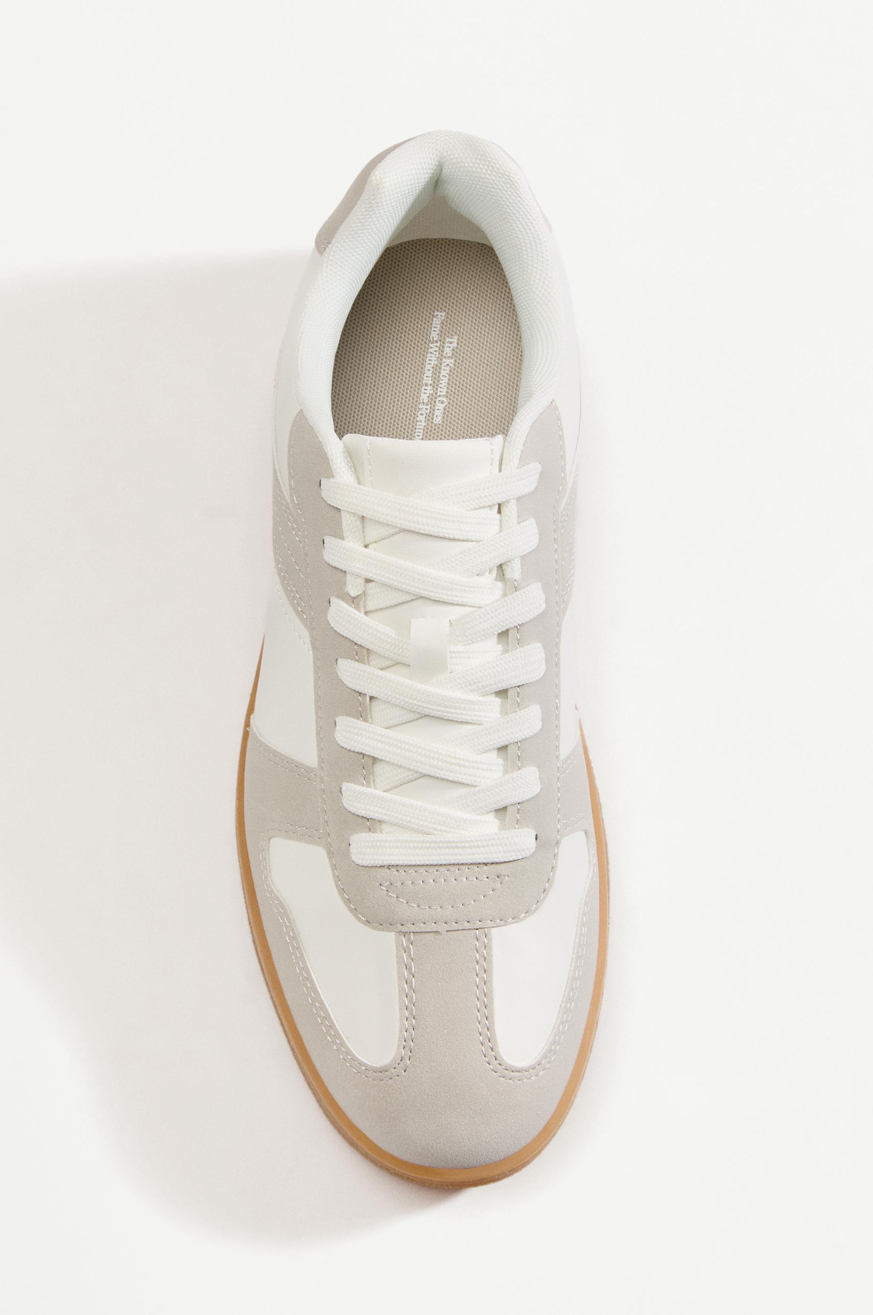Retro sneakers — OTHERS