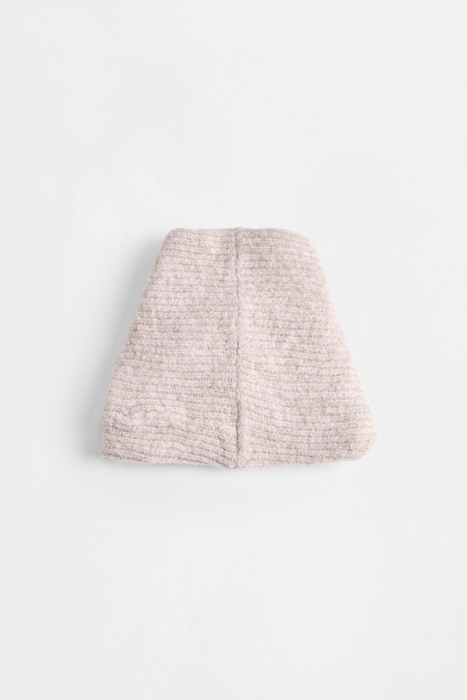 Ribbed knit snood — BEIGE