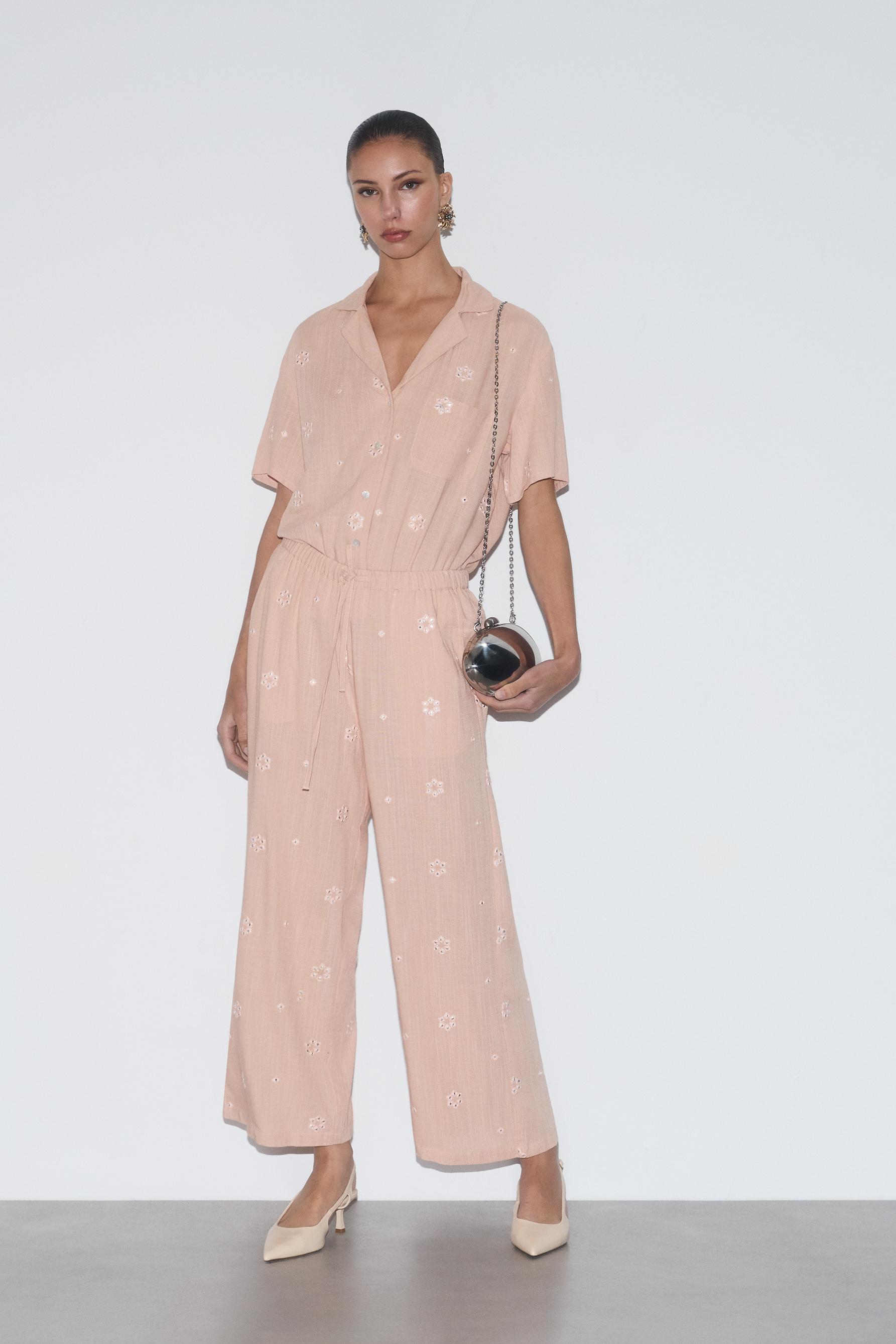 Pantalón rústico detalles bordados