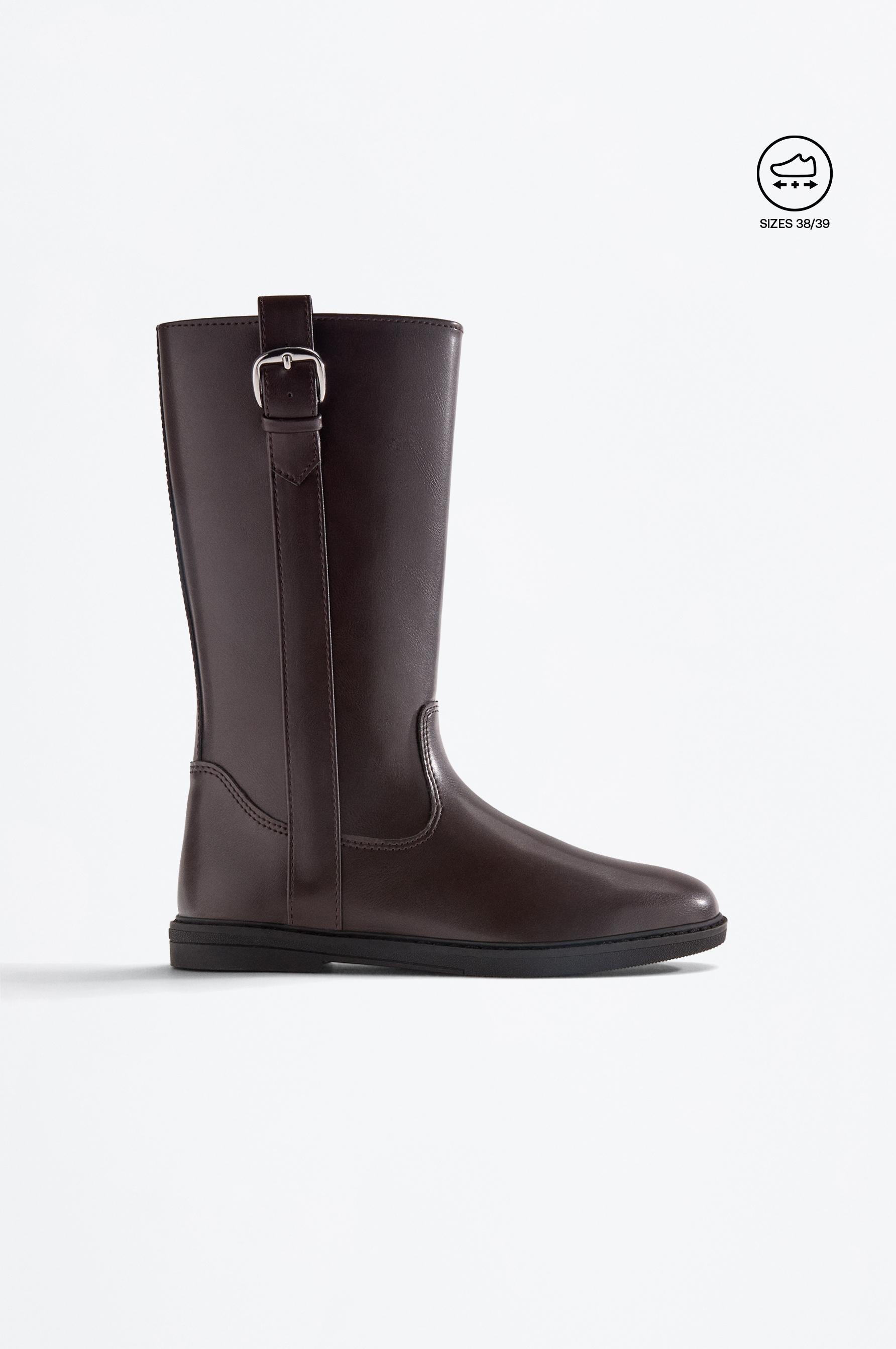 Riding boot with buckle — BROWN