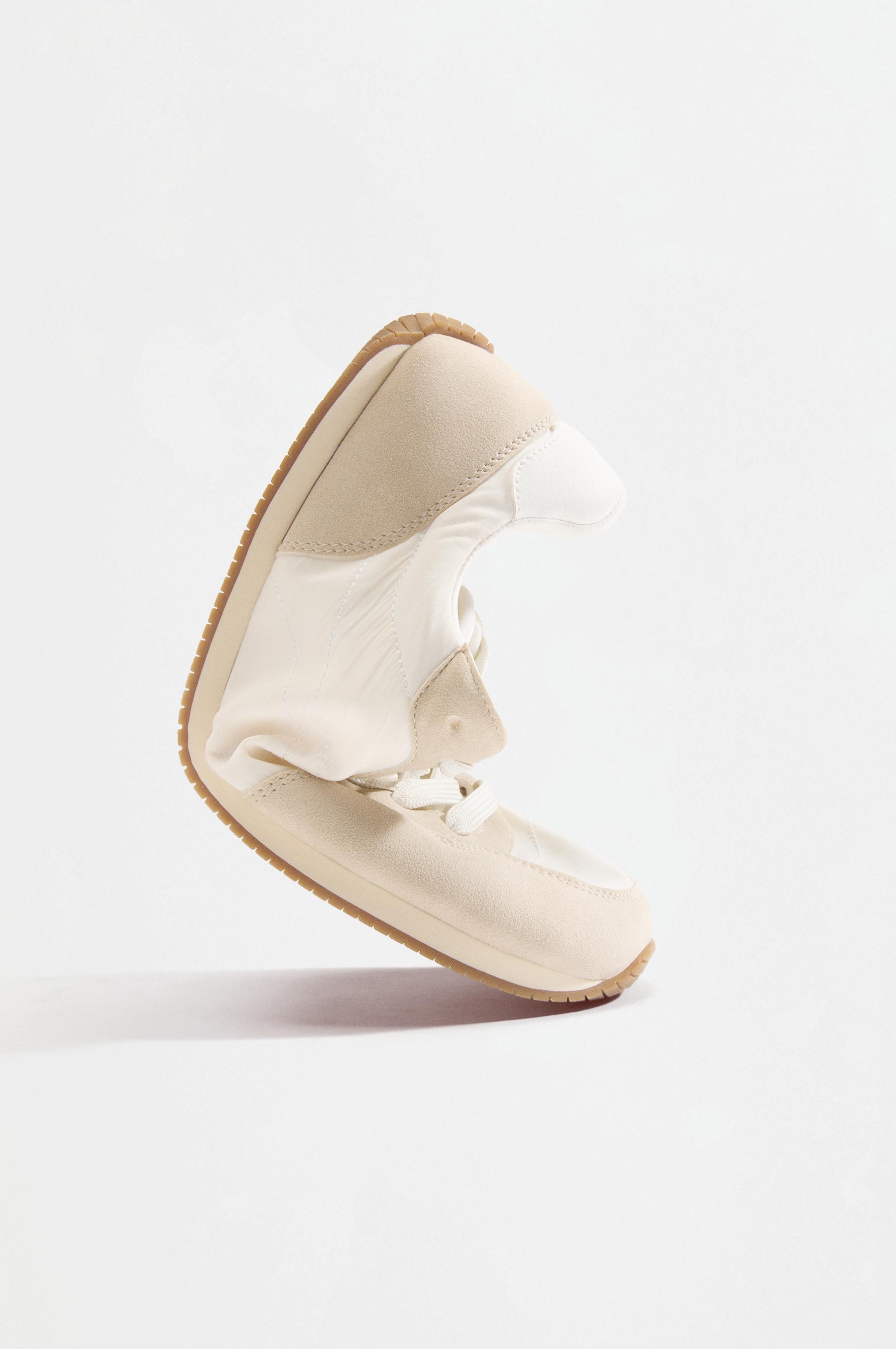 Barefoot sneakers — OTHERS