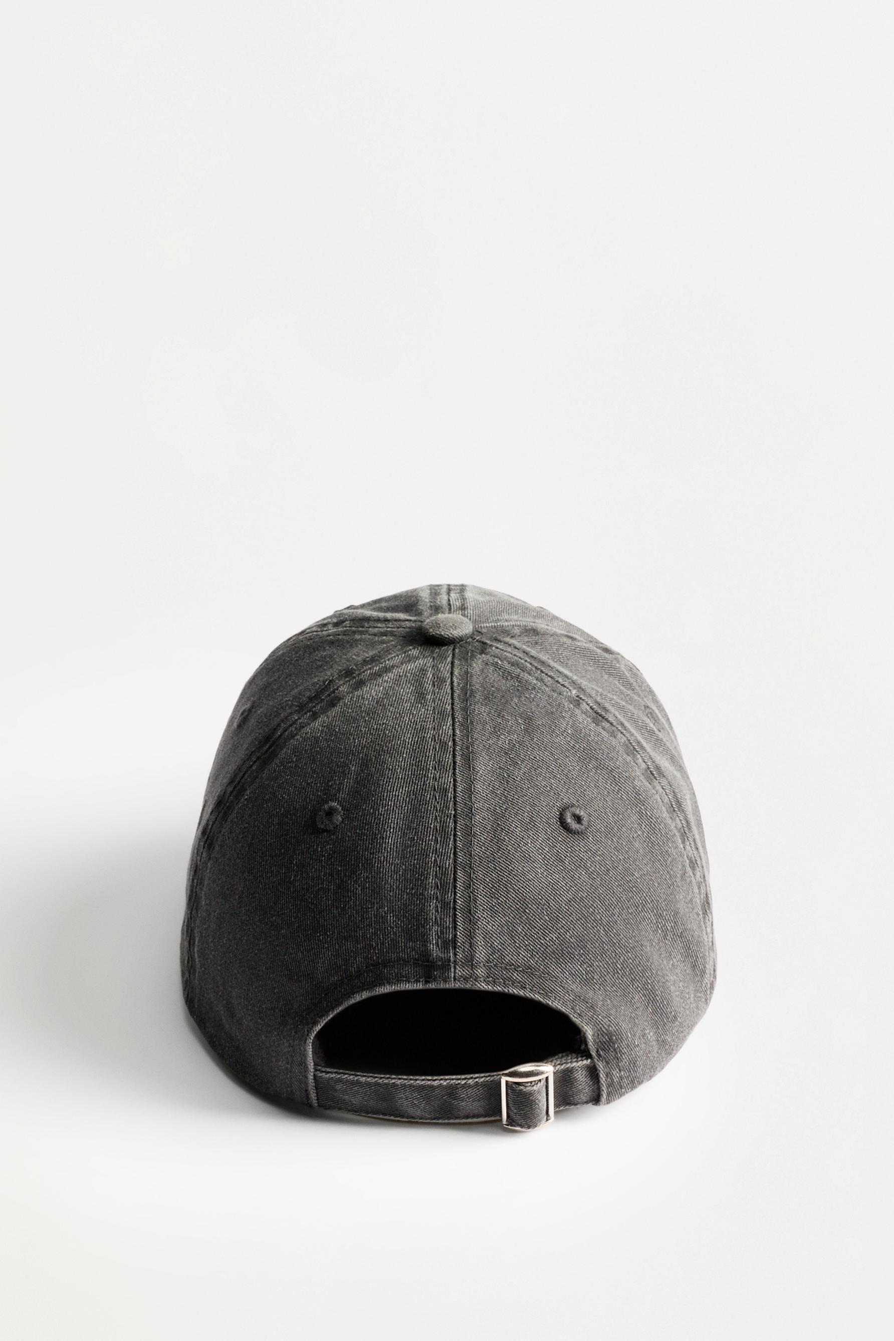Snack-themed embroidered cap — WHITE/BLACK