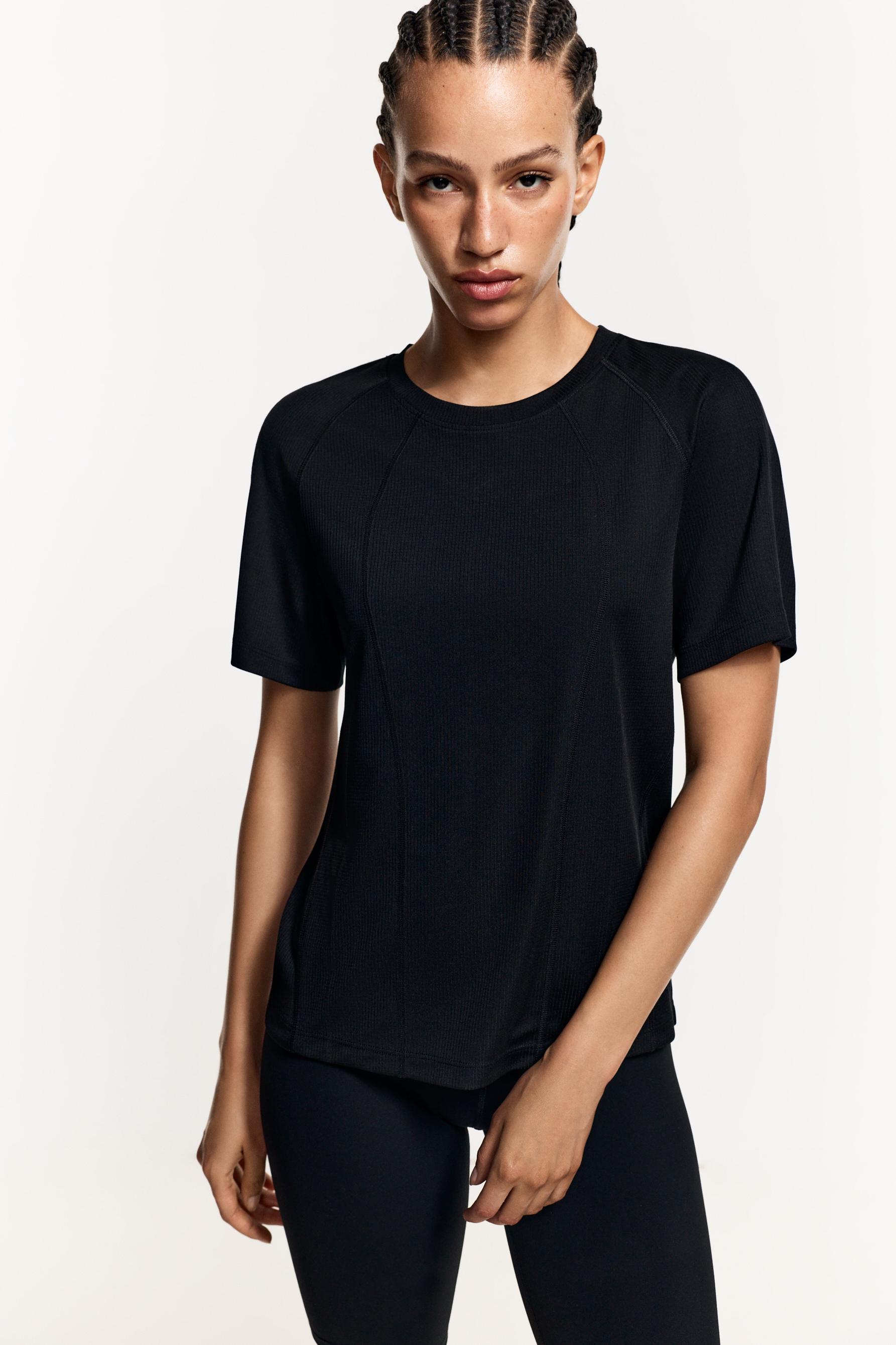 Seamed sports T-shirt — BLACK