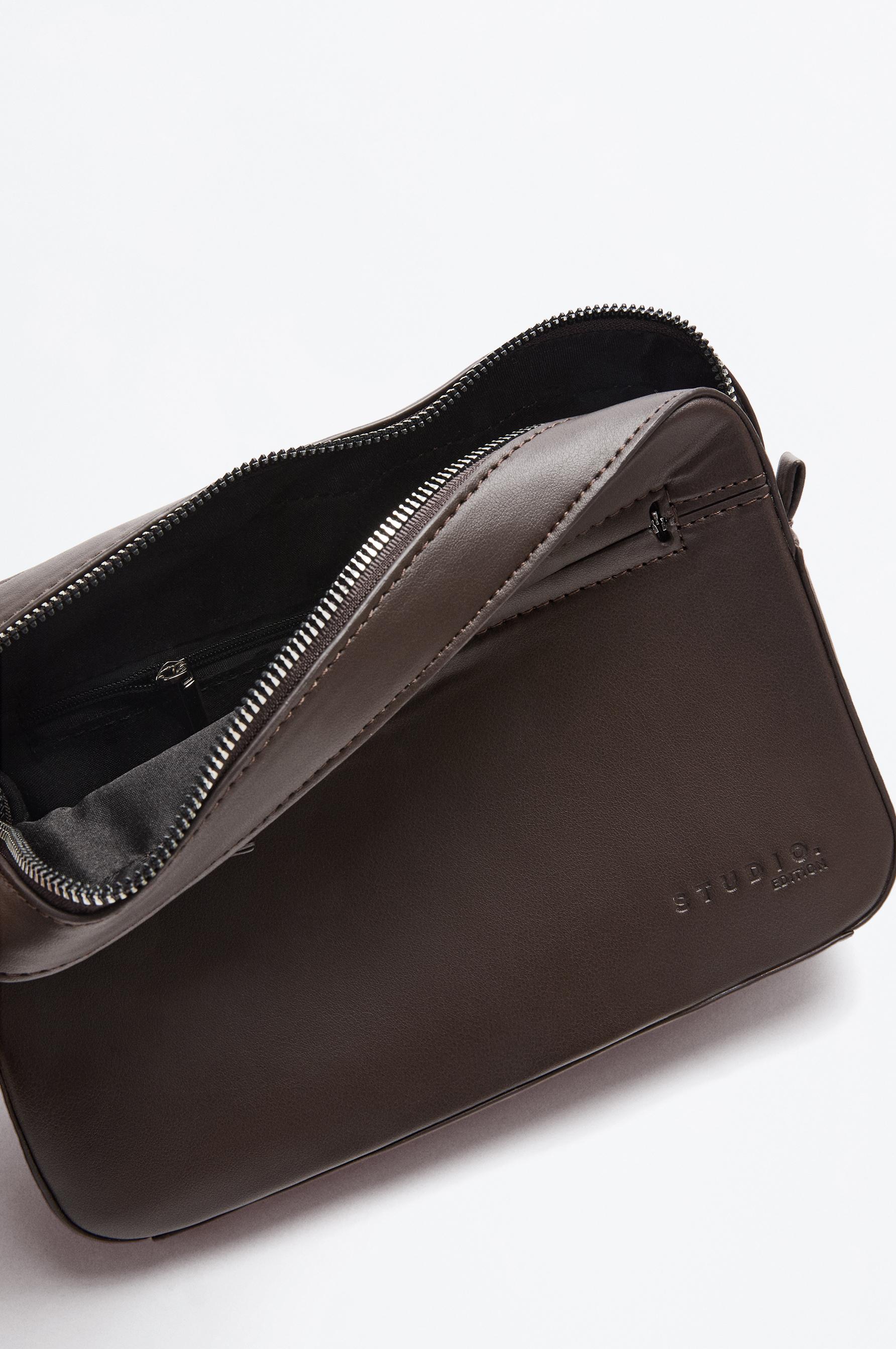 Smart toiletry bag — BROWN