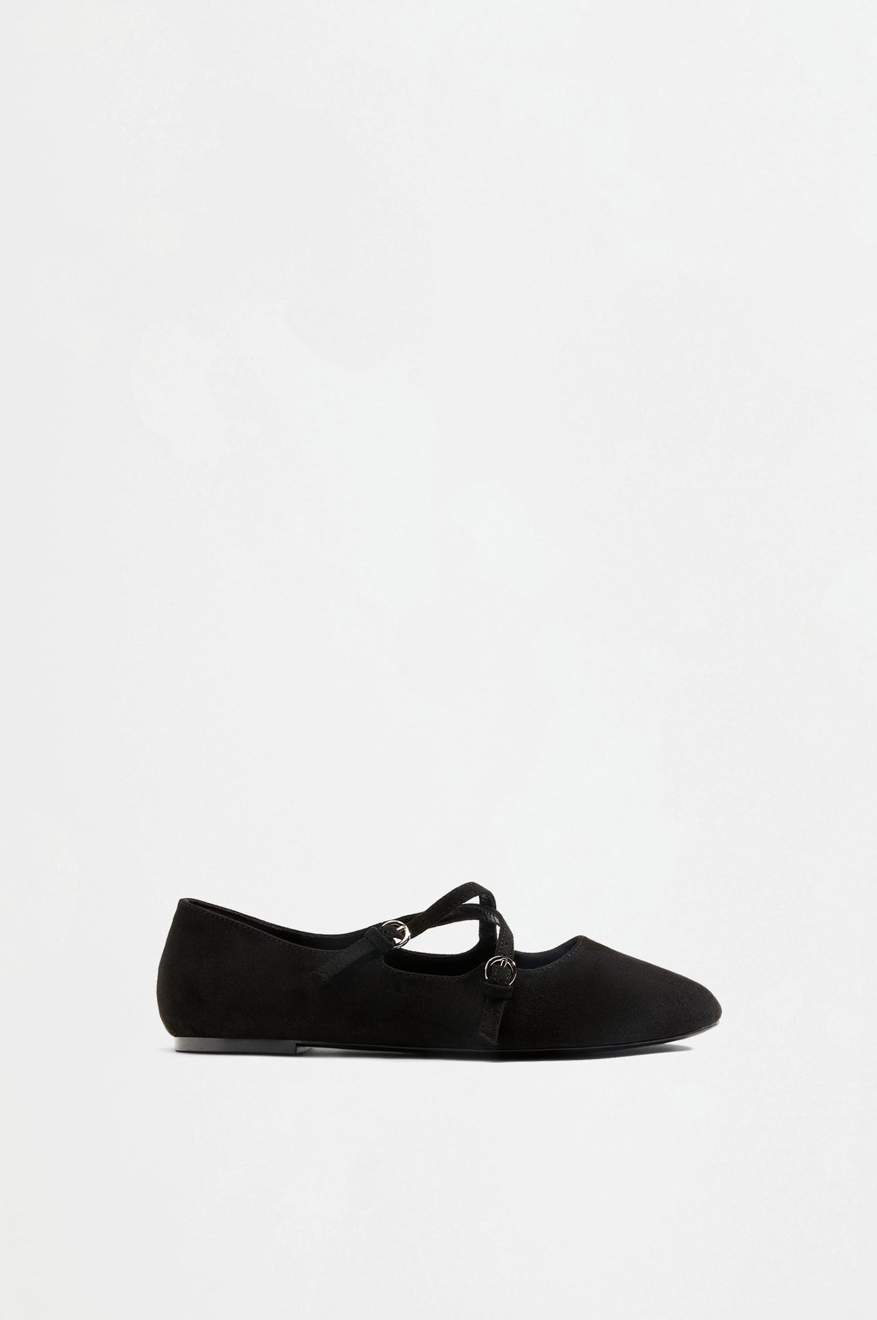 Cross-strap ballet flat — BLACK
