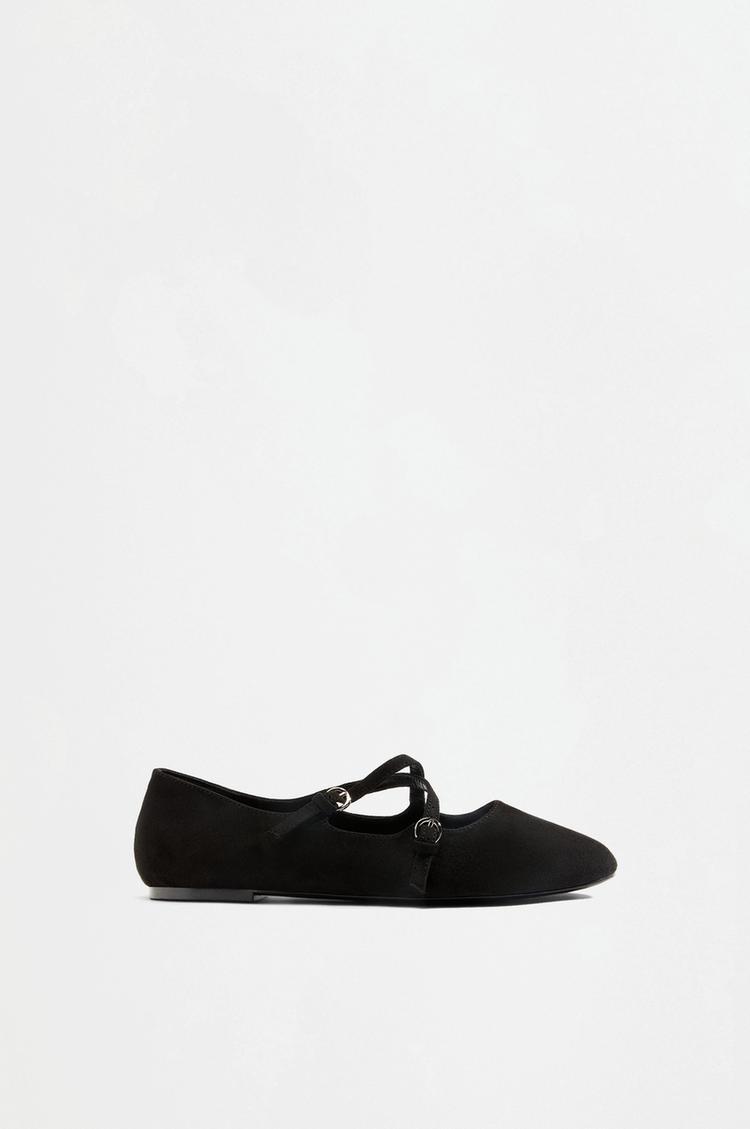 Cross-strap ballet flat — BLACK