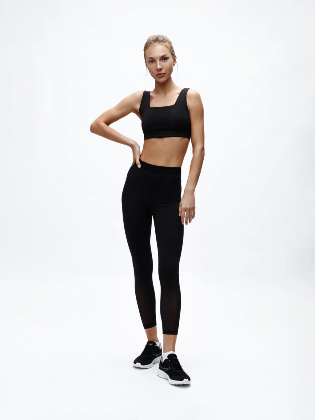 Sports leggings with an embroidered waistband