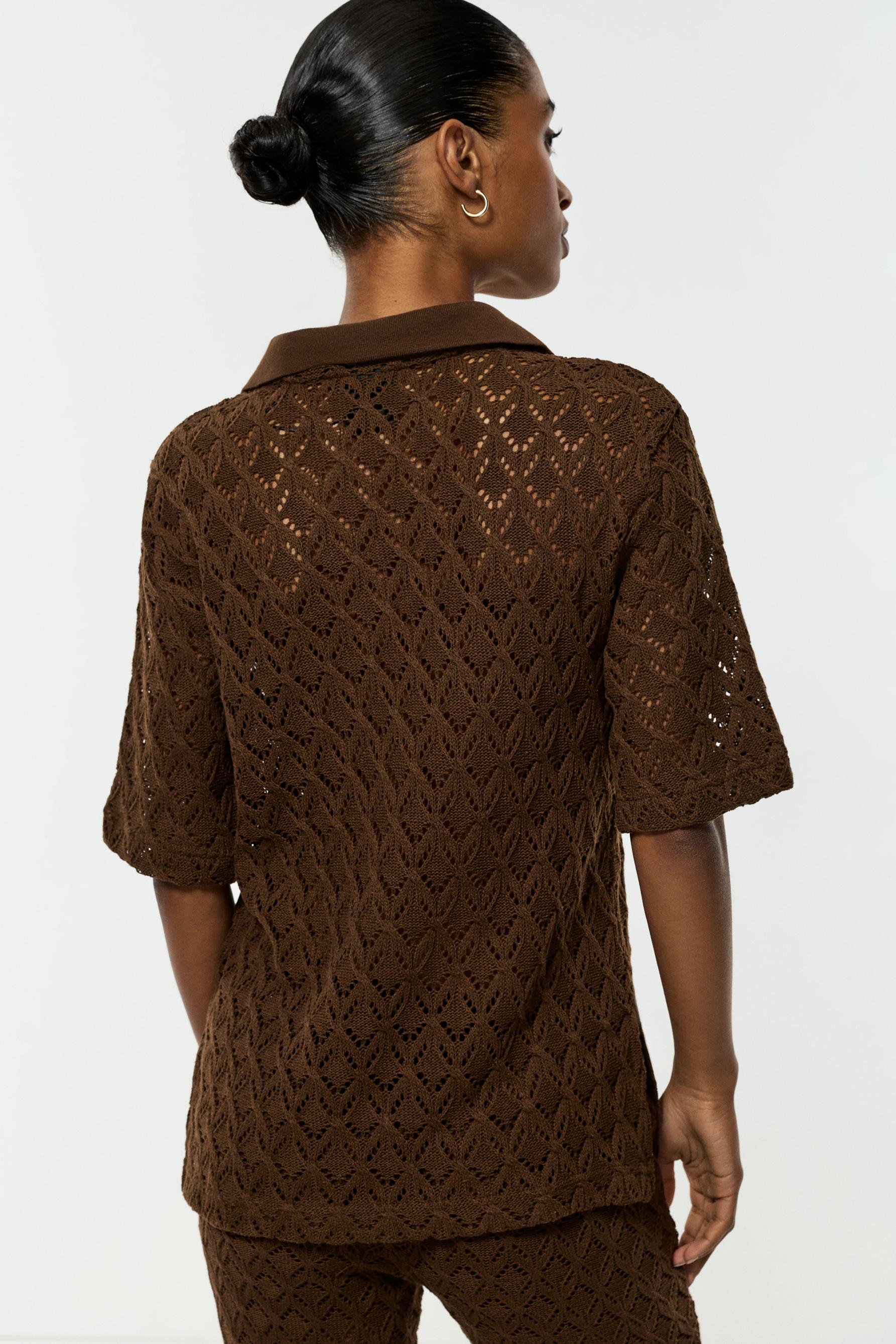 Crochet-effect polo shirt — BROWN