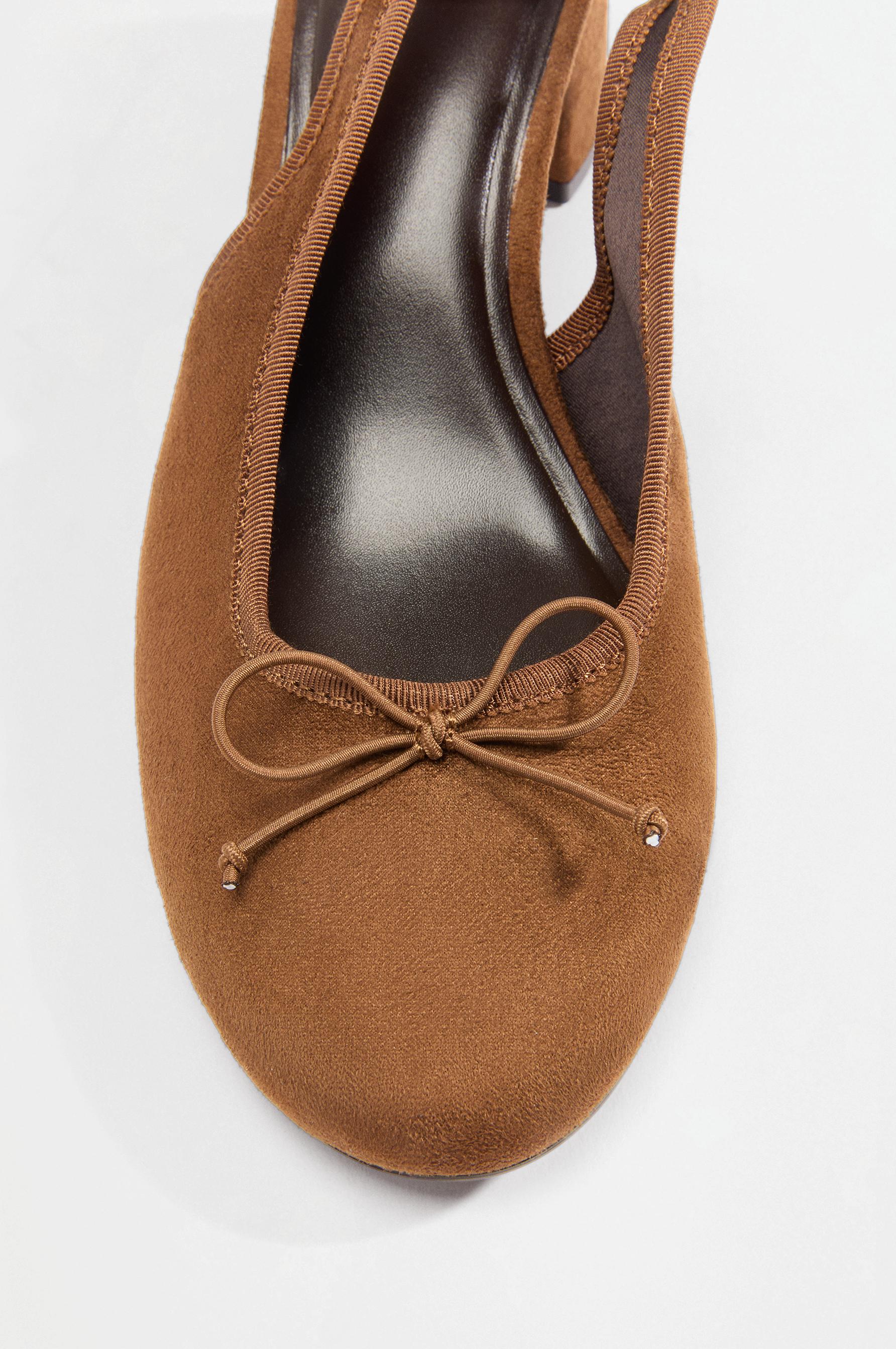 Bow heel ballet flat — BROWN