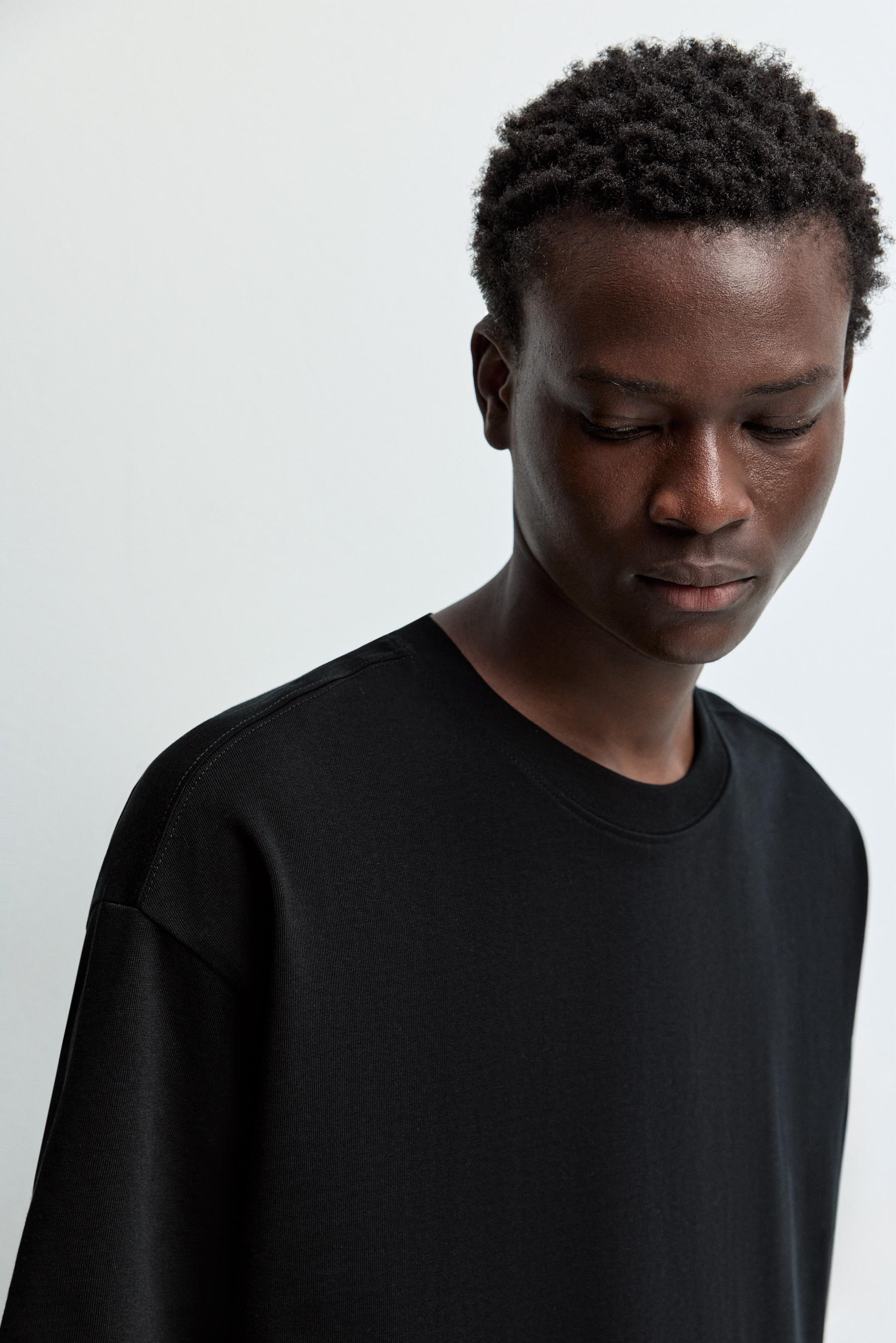 Boxy medium weight T-shirt — BLACK