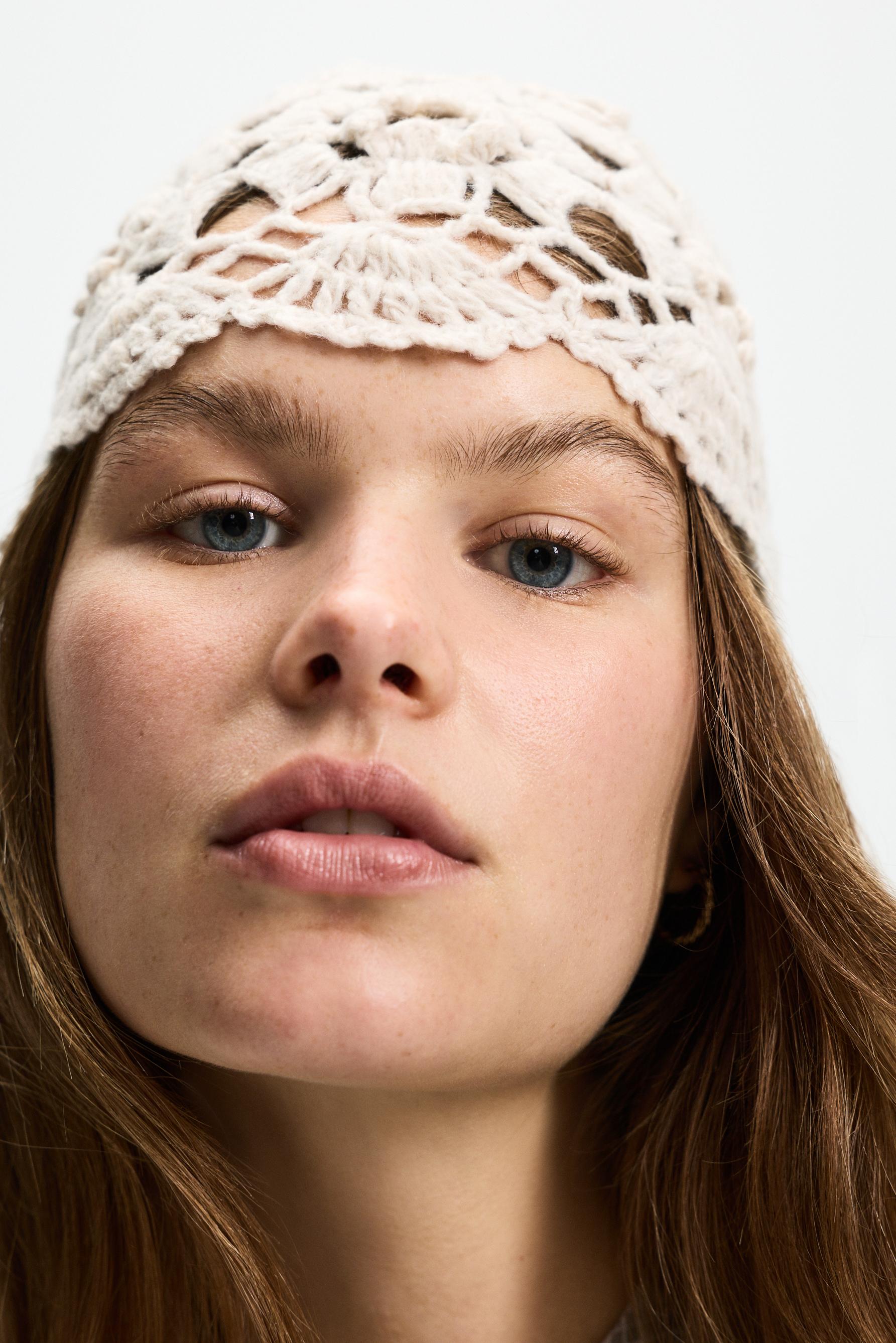 Openwork beanie — ECRU