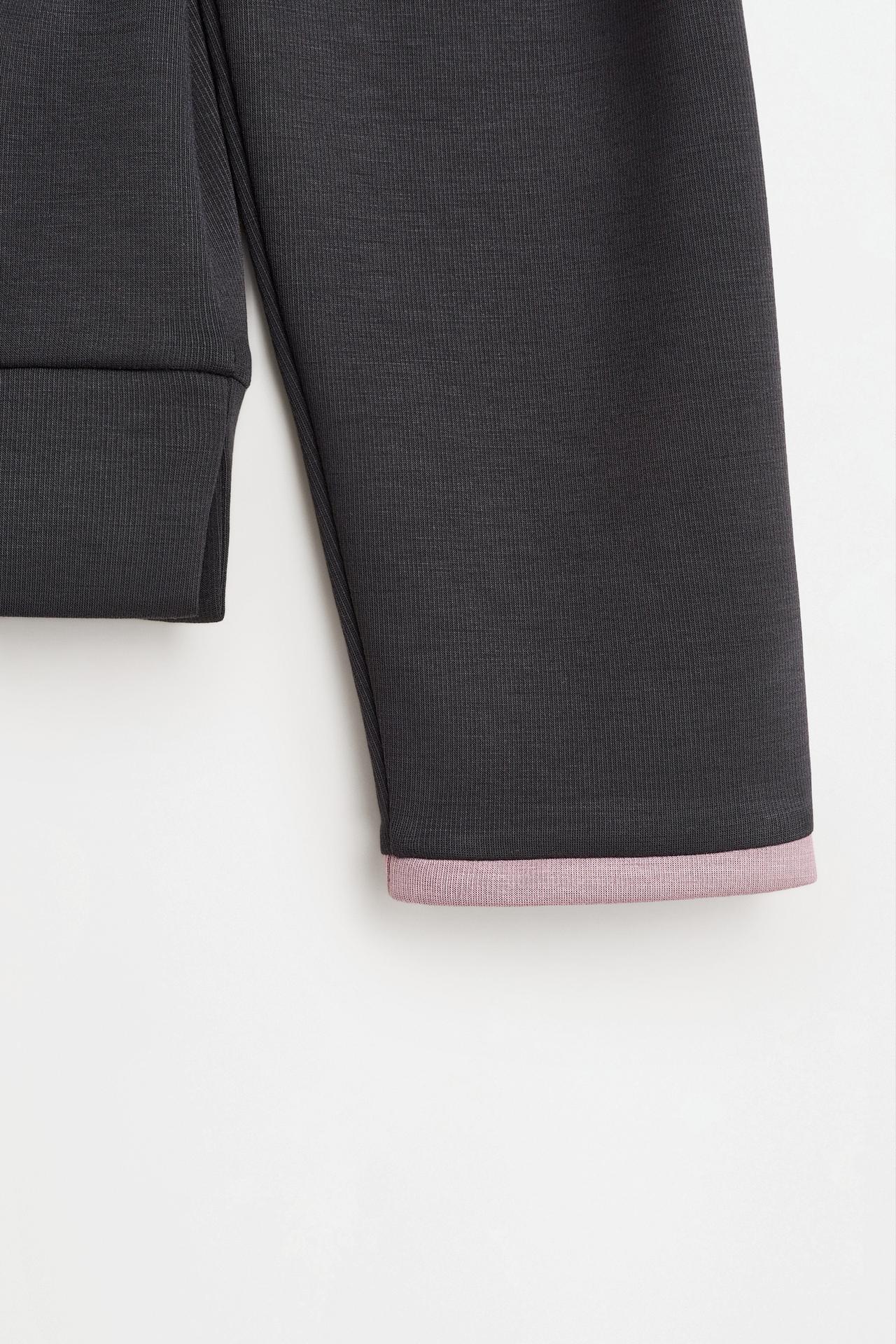 Cropped sweatshirt with text — TAUPE GREY
