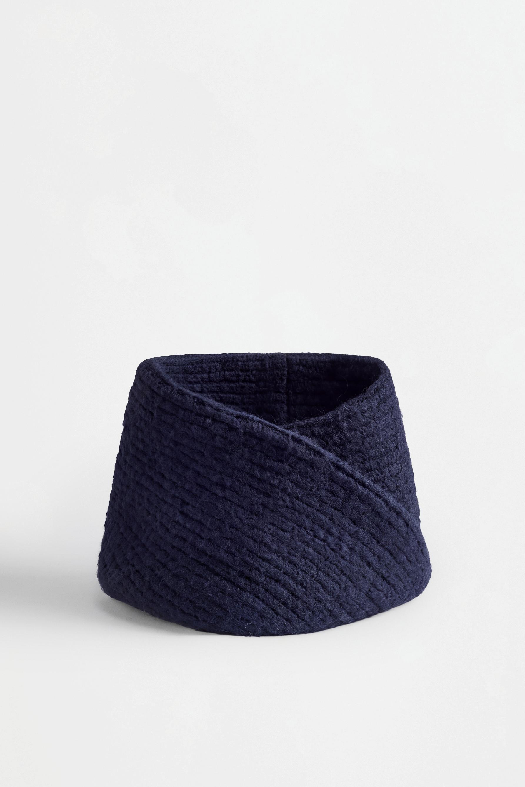 Ribbed knit snood — NAVY