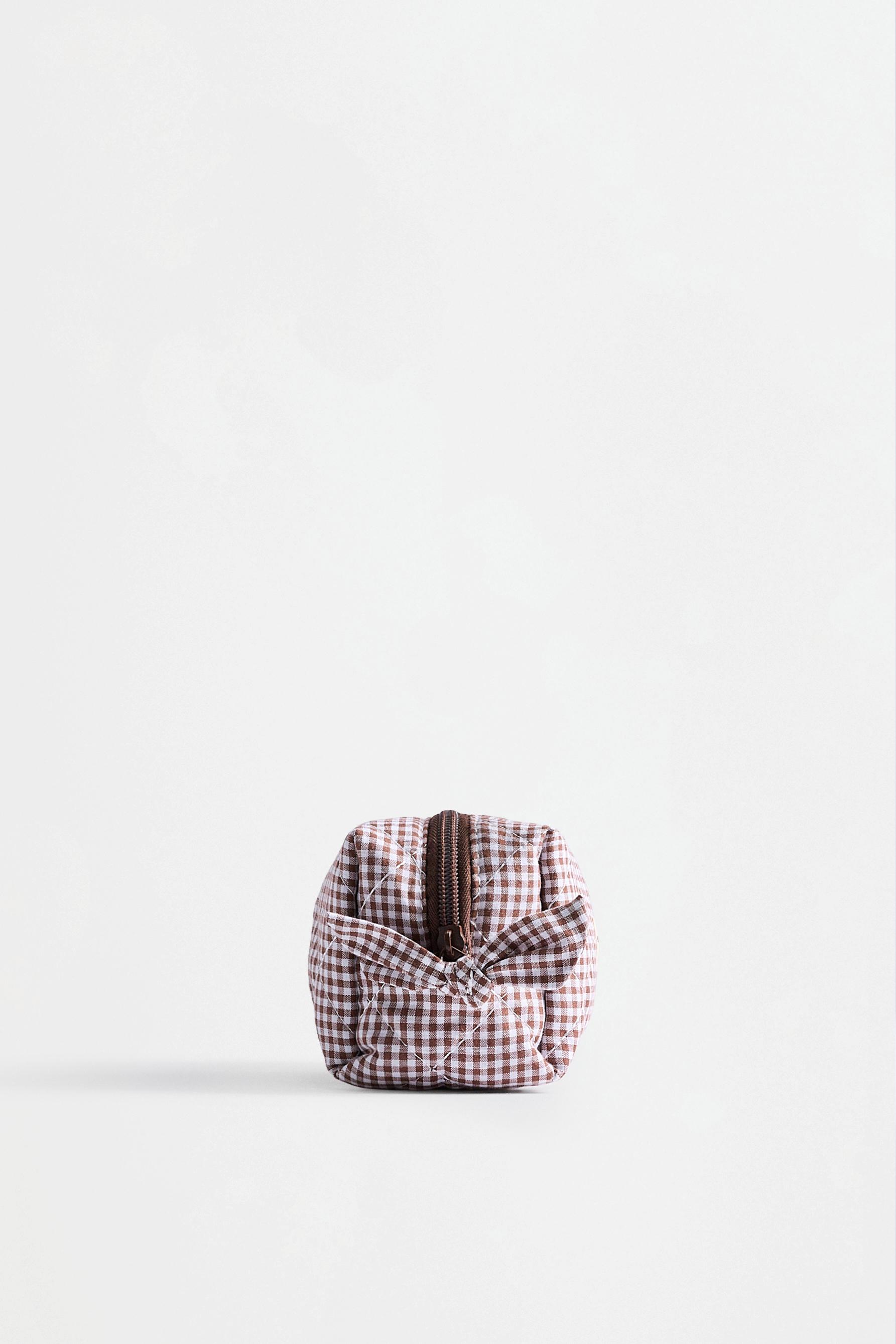 Small gingham print toiletry bag — BROWN