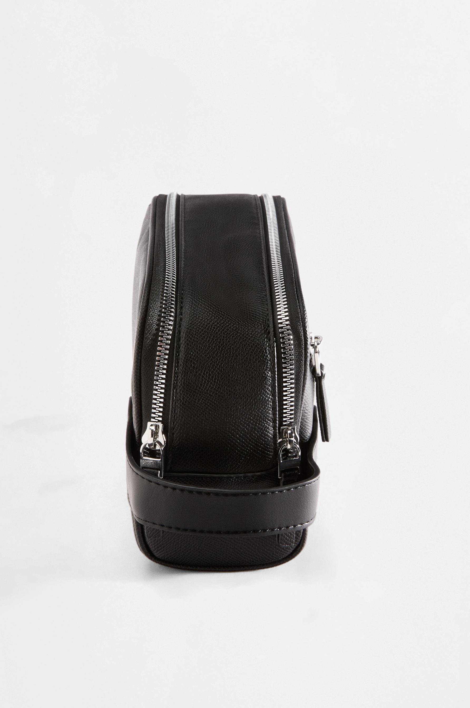 Casual toiletry bag — BLACK