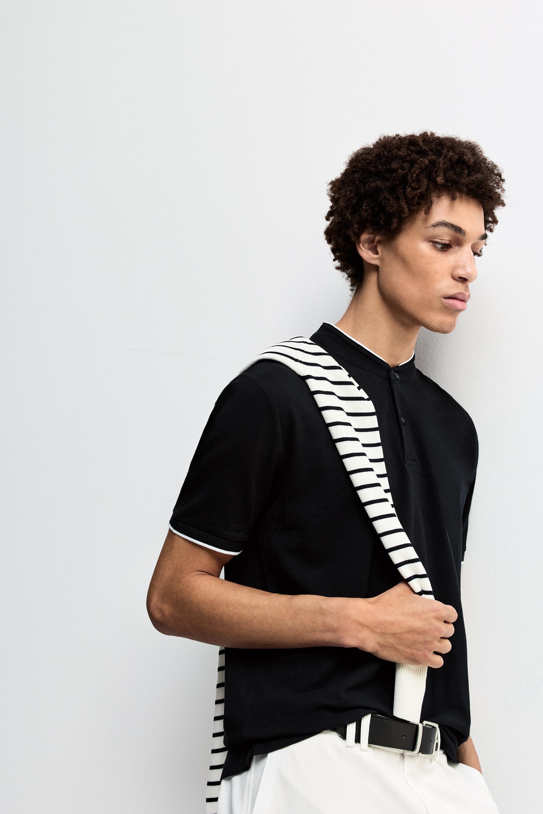 Contrast stand collar polo shirt — NAVY