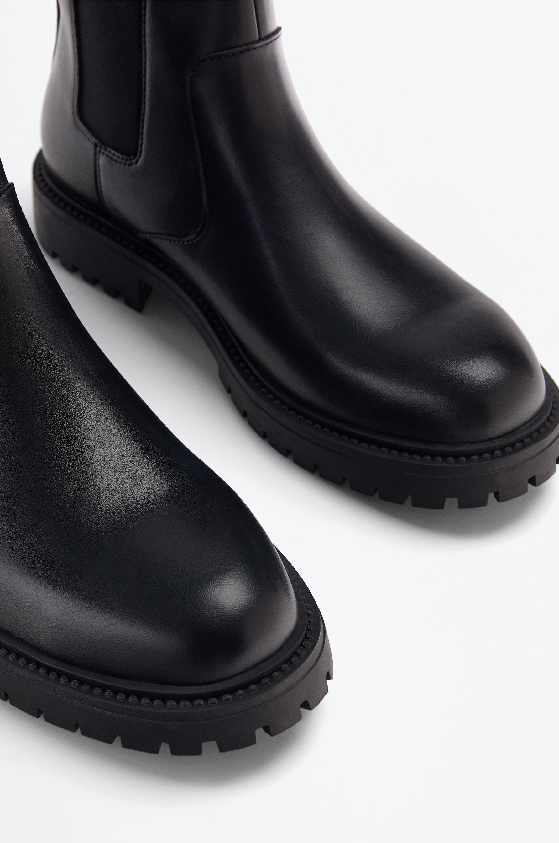 Men's Chelsea boots with track sole — BLACK