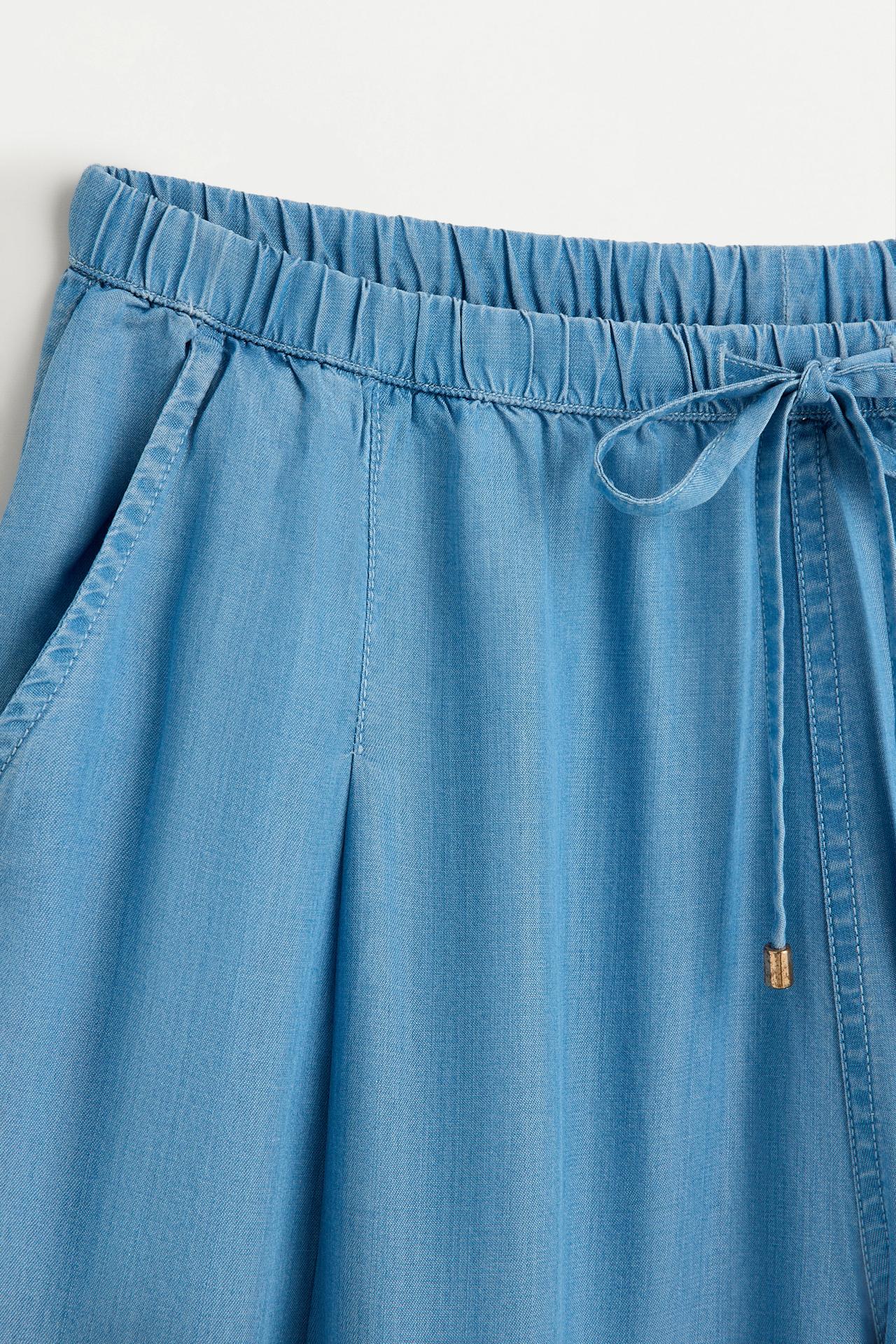Lightweight wide-leg jeans — PALE BLUE