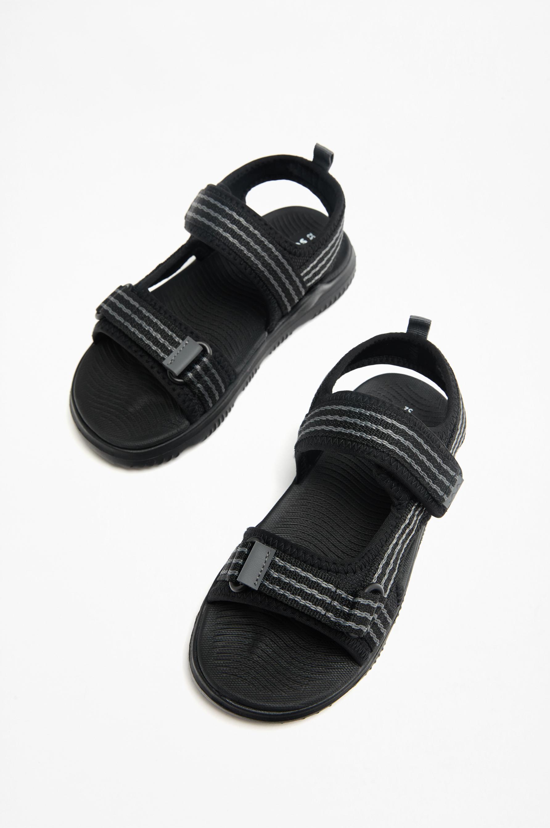 Printed athletic sandals — BLACK