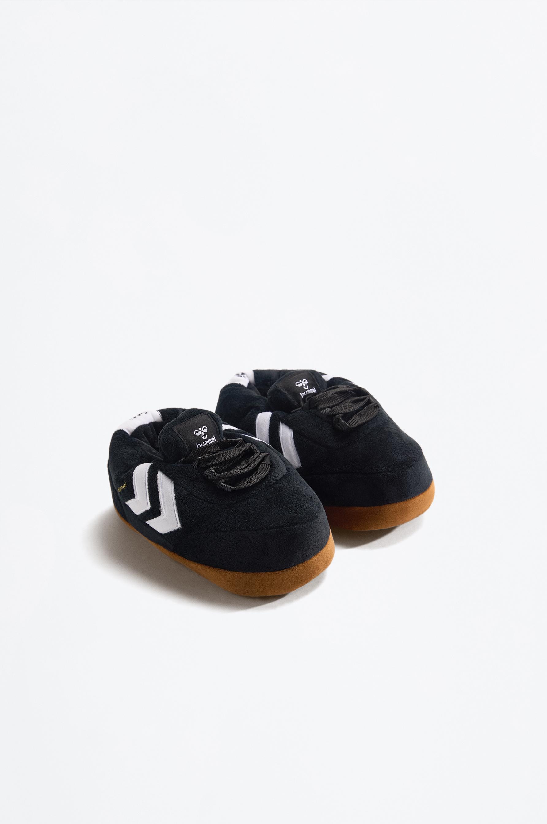 Hummel voluminous house slippers — BLACK