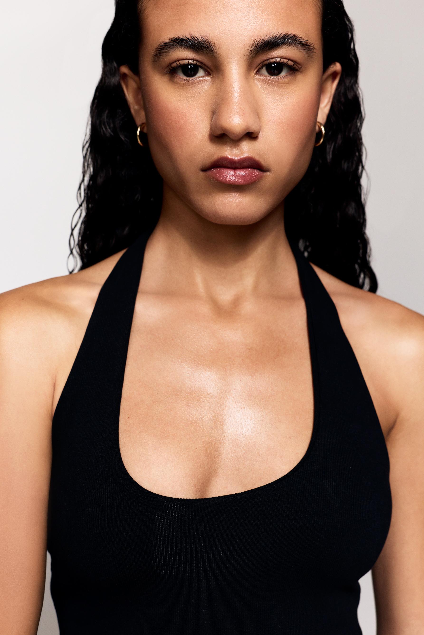Basic ribbed halter top — BLACK