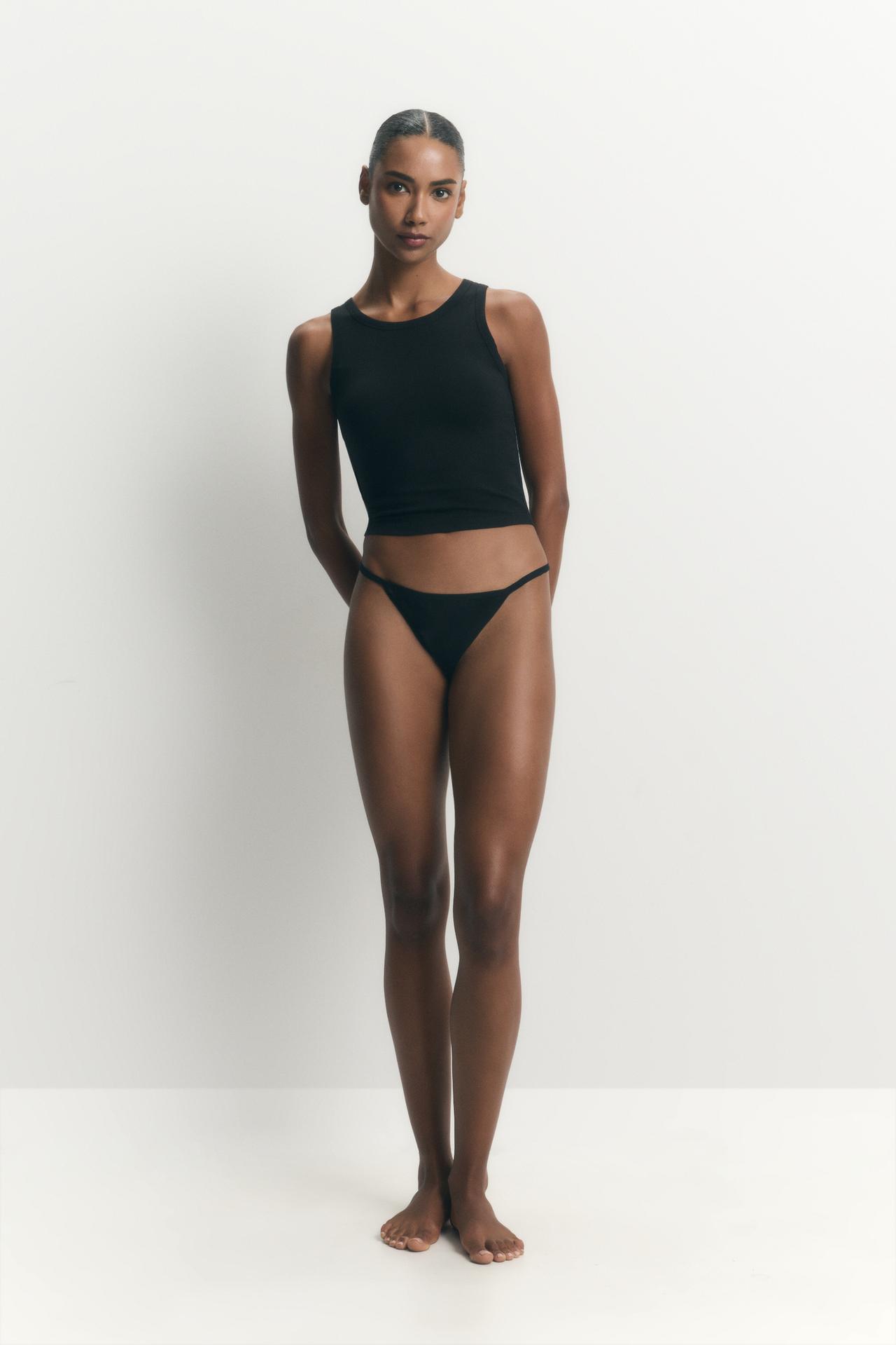 Top with built-in bra — BLACK
