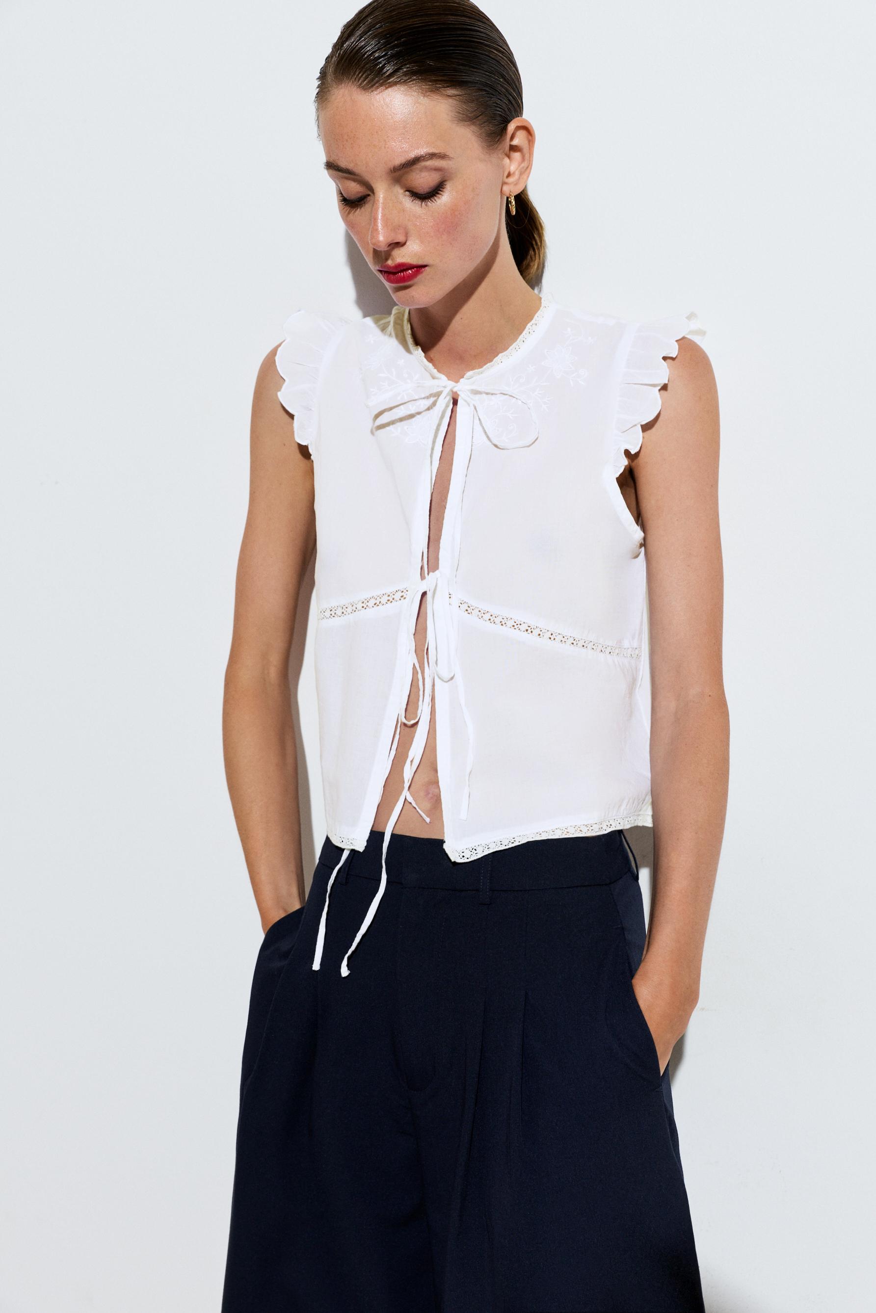 Embroidered ribbon shirt — WHITE
