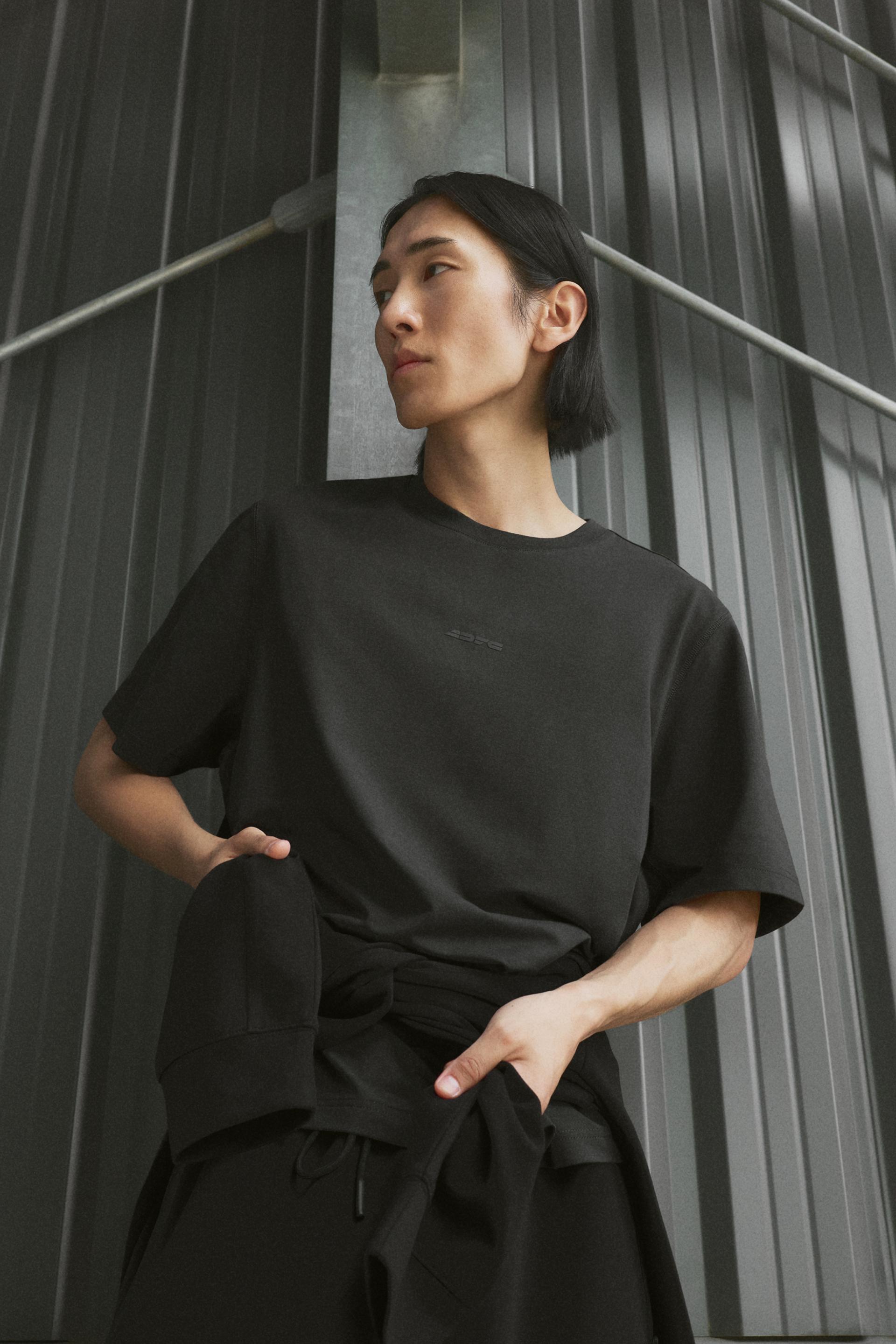Basic training T-shirt — BLACK
