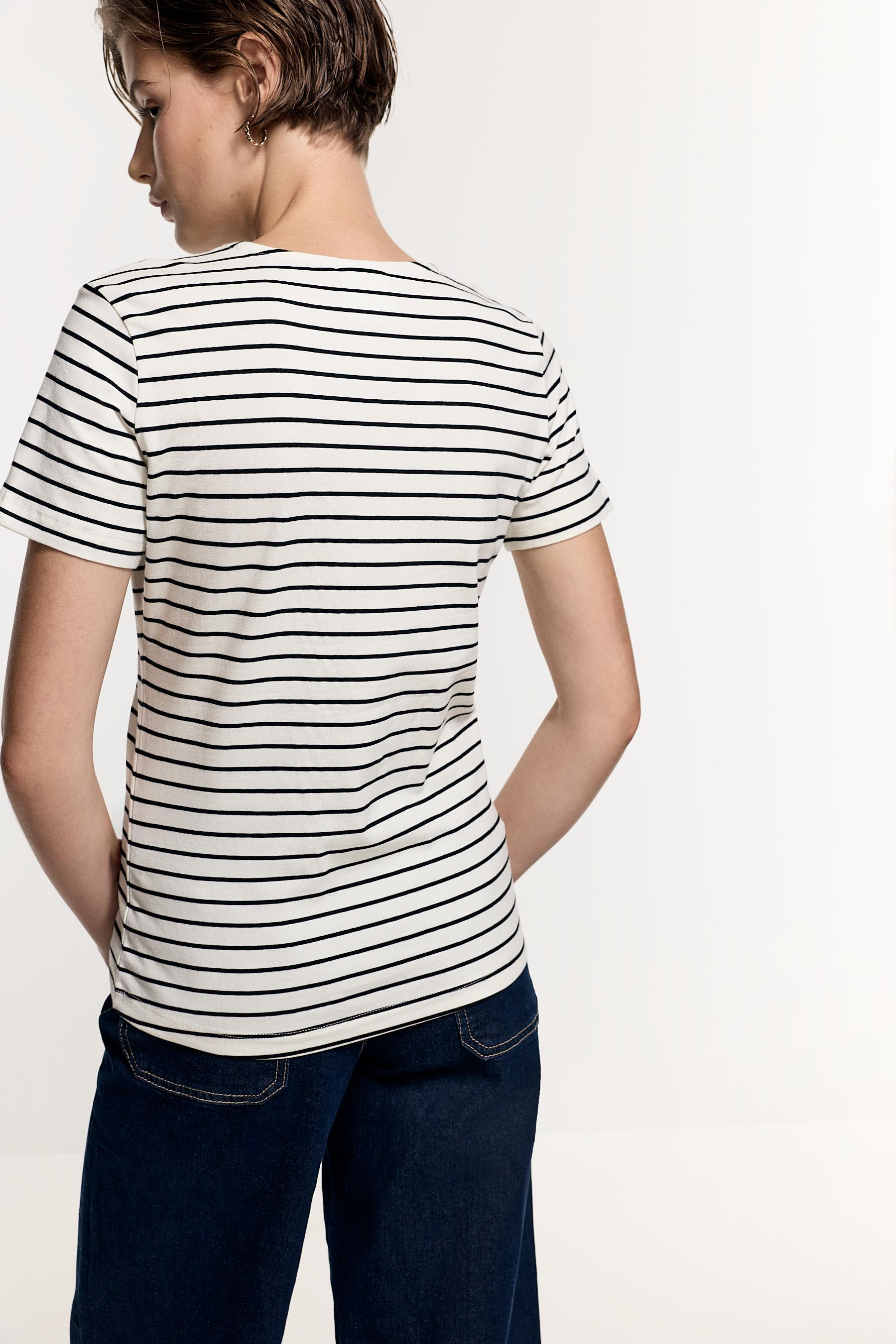Round neck T-shirt — STRIPED