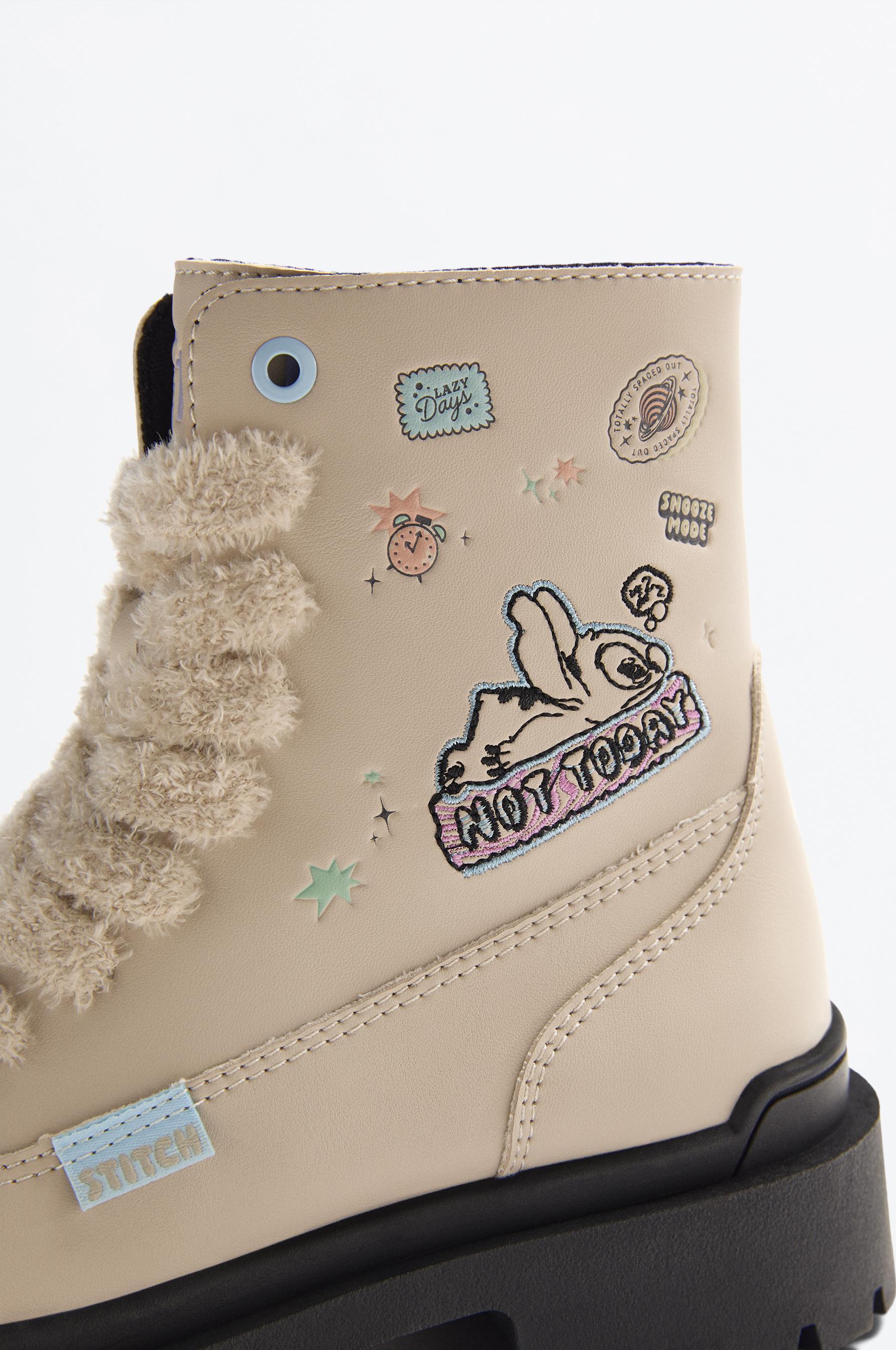 Lilo & Stitch ©Disney lace-up boots — BEIGE