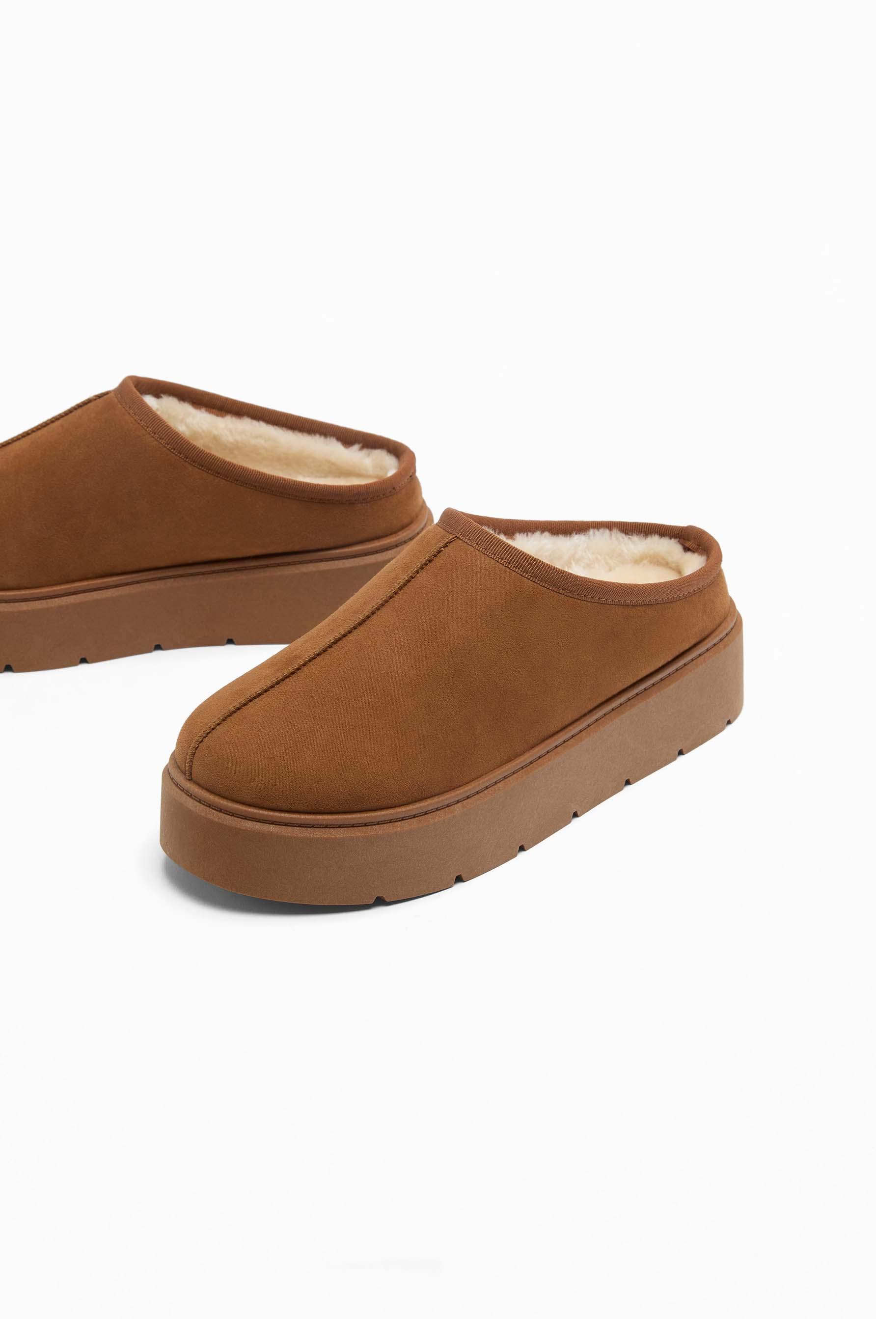 Platform clogs — LEATHER