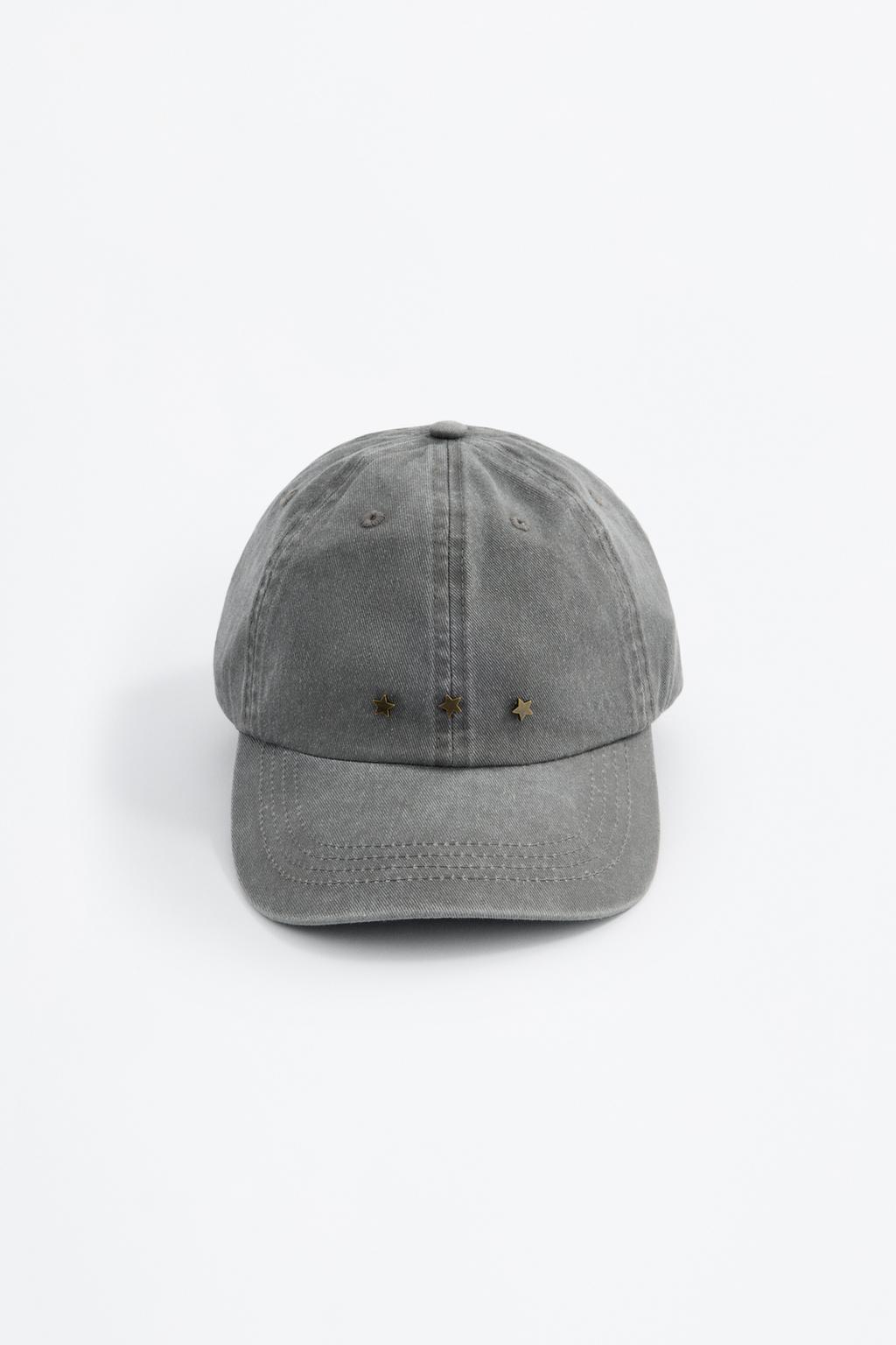 Gorra tachas estrellas