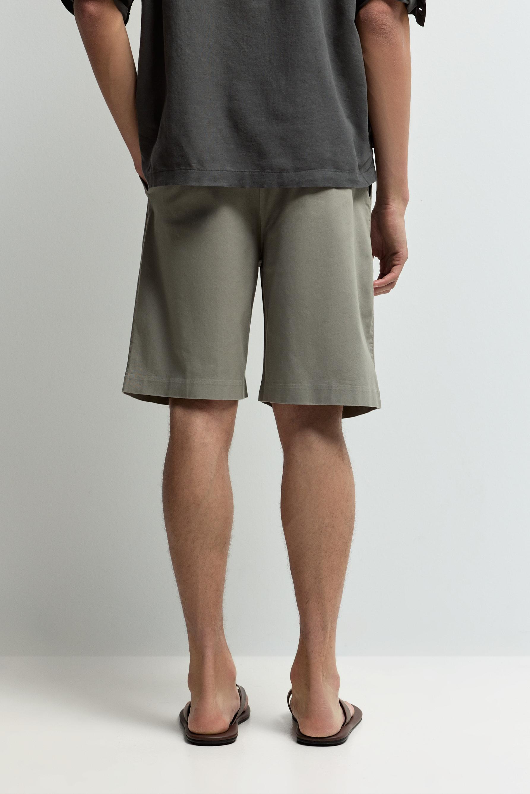 Pleated chino Bermuda shorts — GREEN