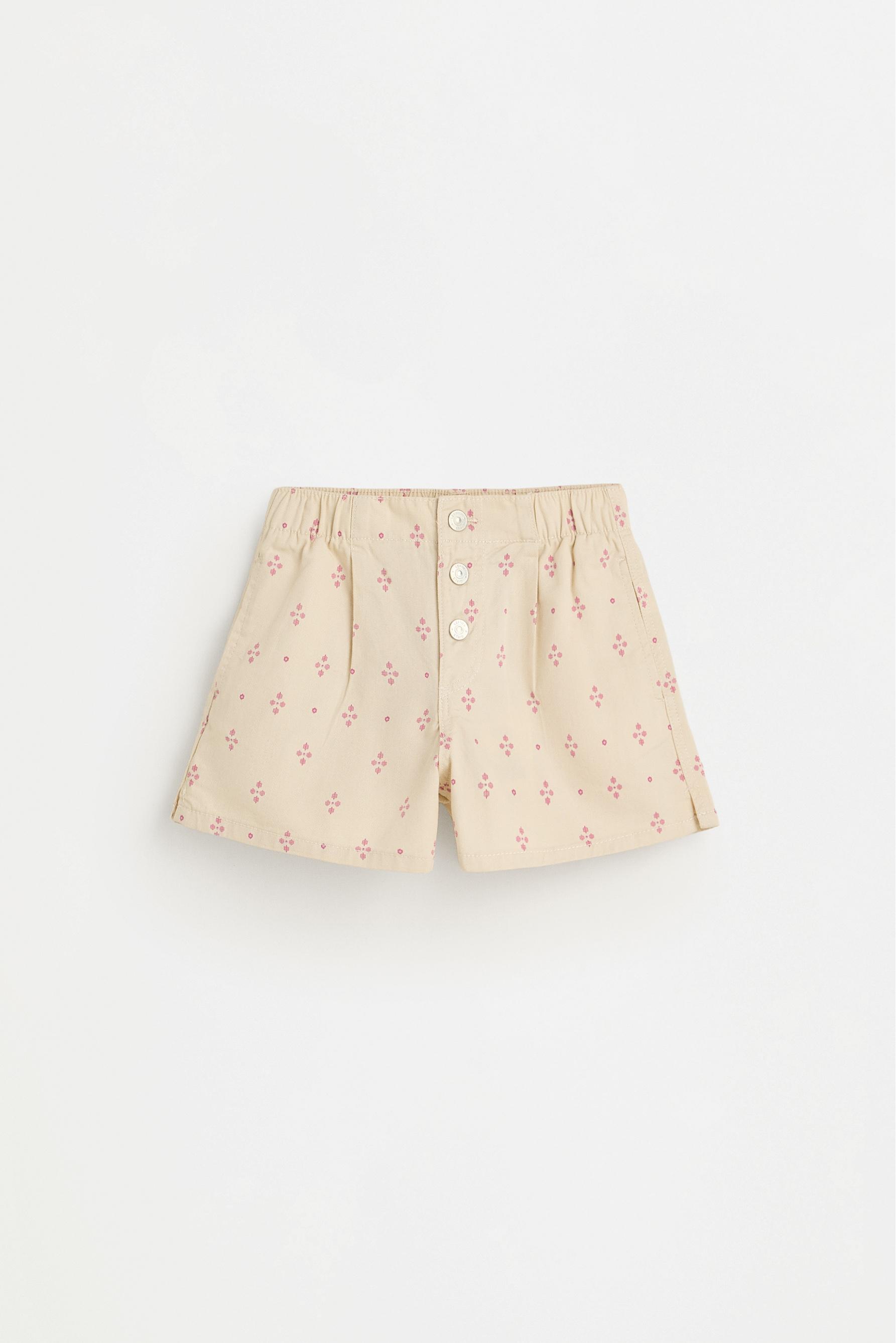 Twill shorts with darts — CREAM