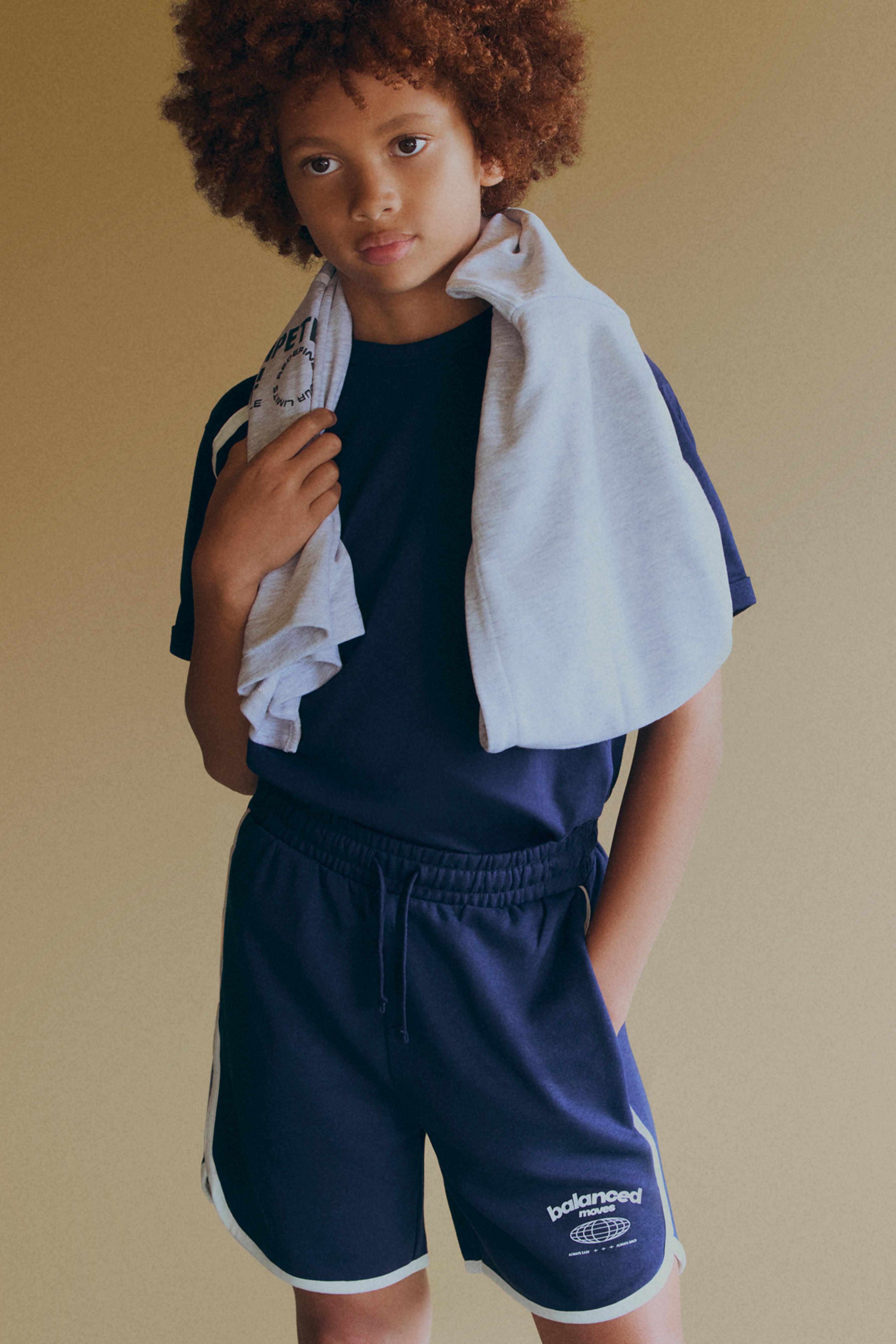 Contrast trim T-shirt and Bermuda shorts co-ord — NAVY