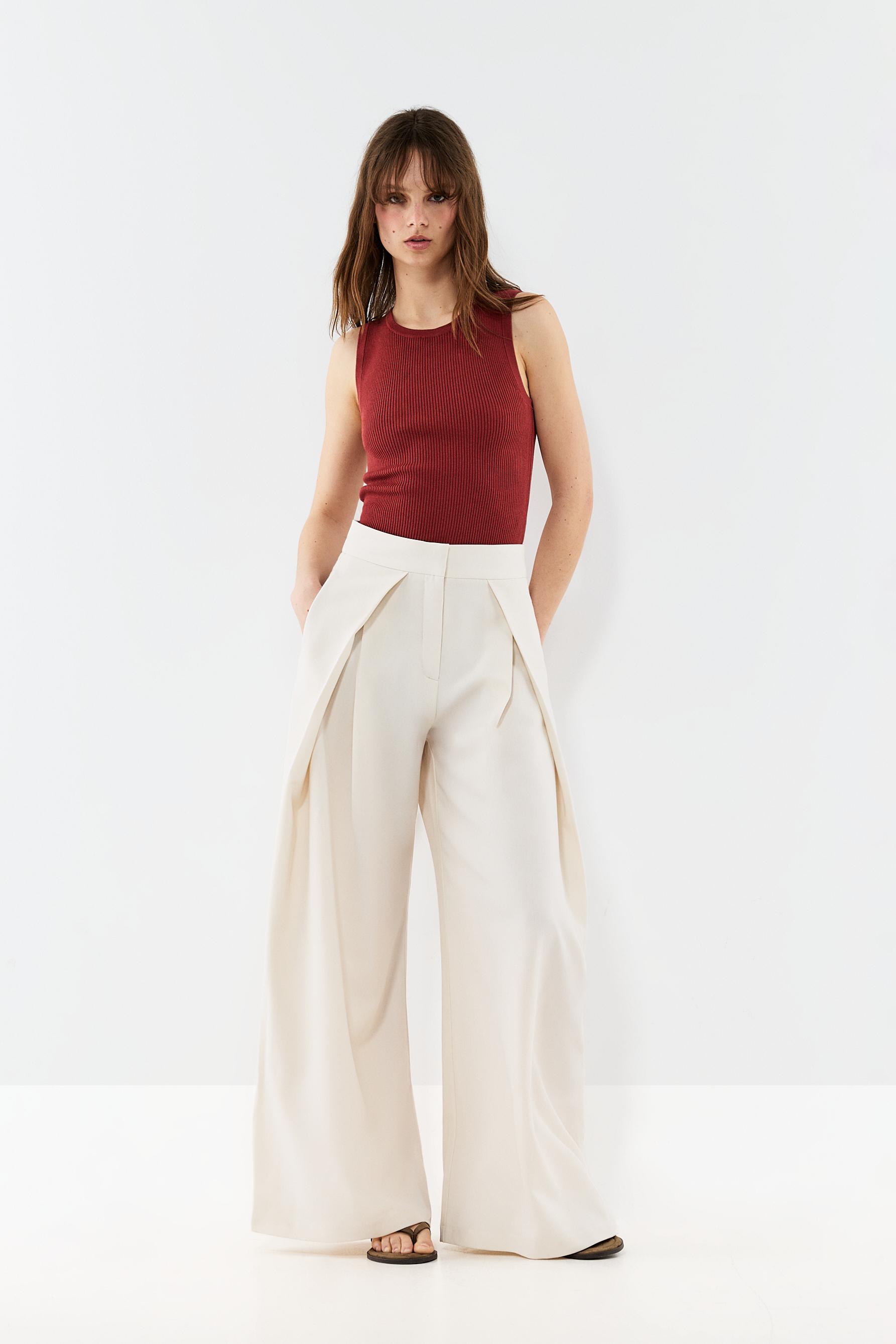 Pantalón wide leg pliegues
