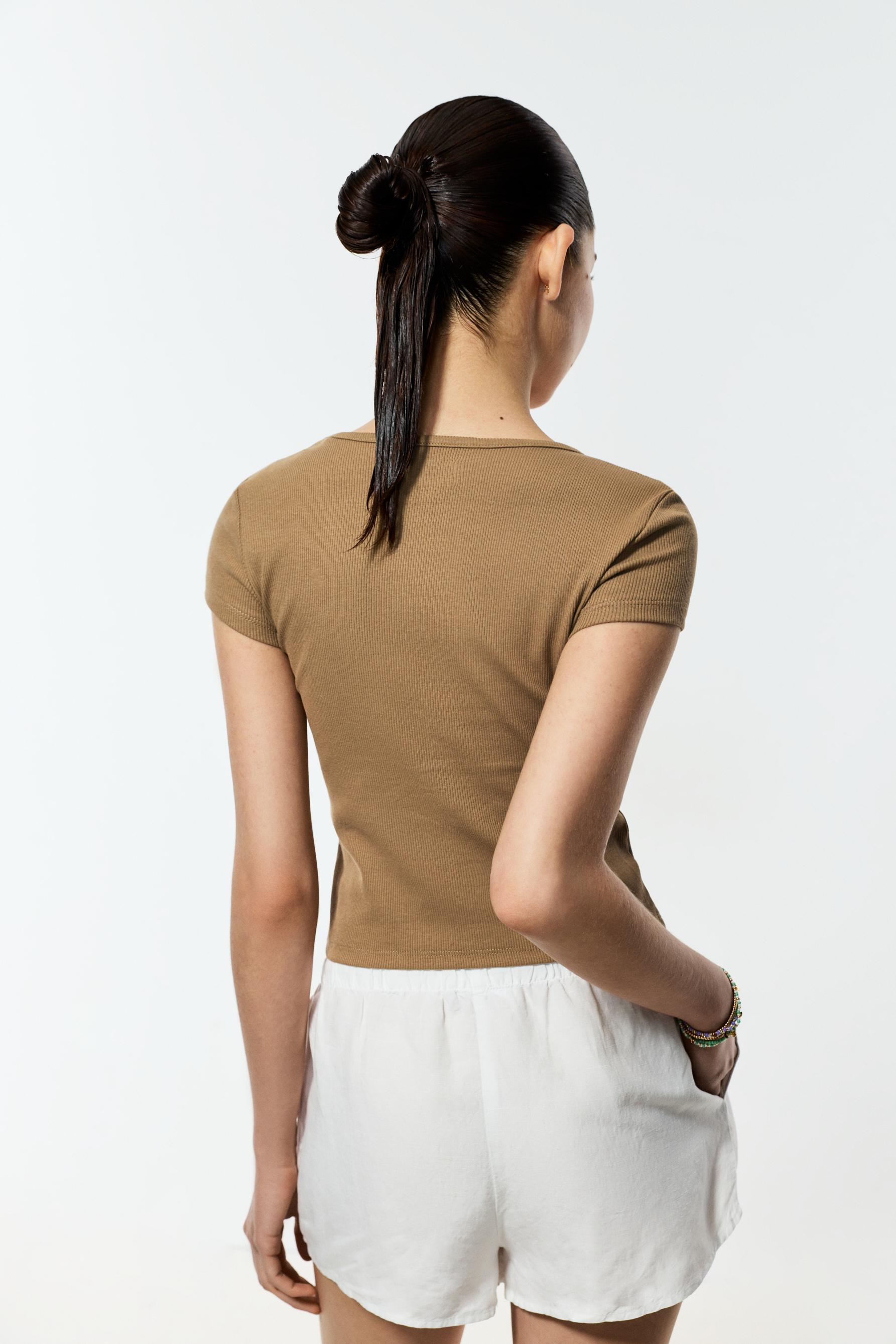 Ribbed cut-out top — BEIGE