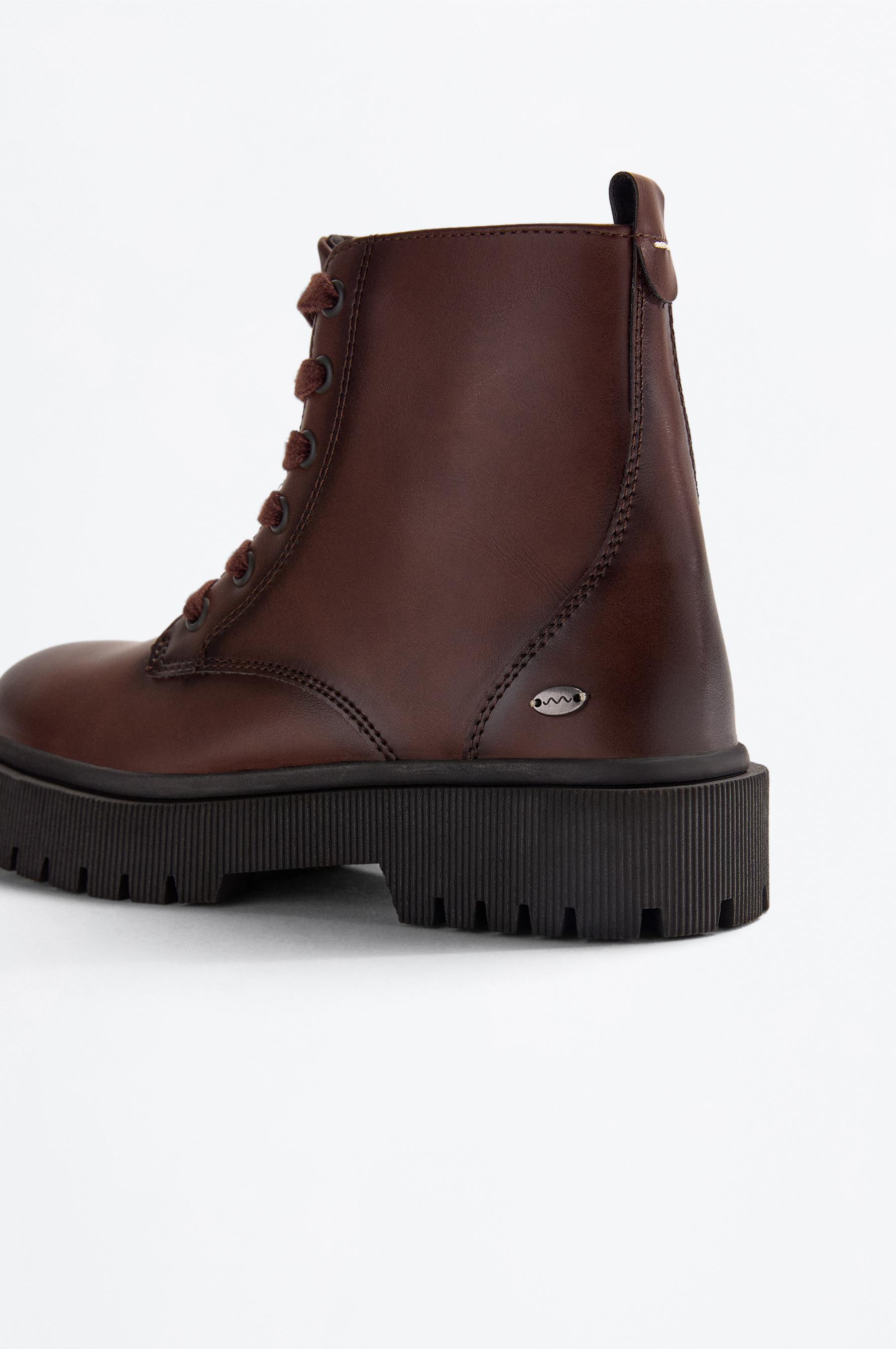Track sole boots — 1-114