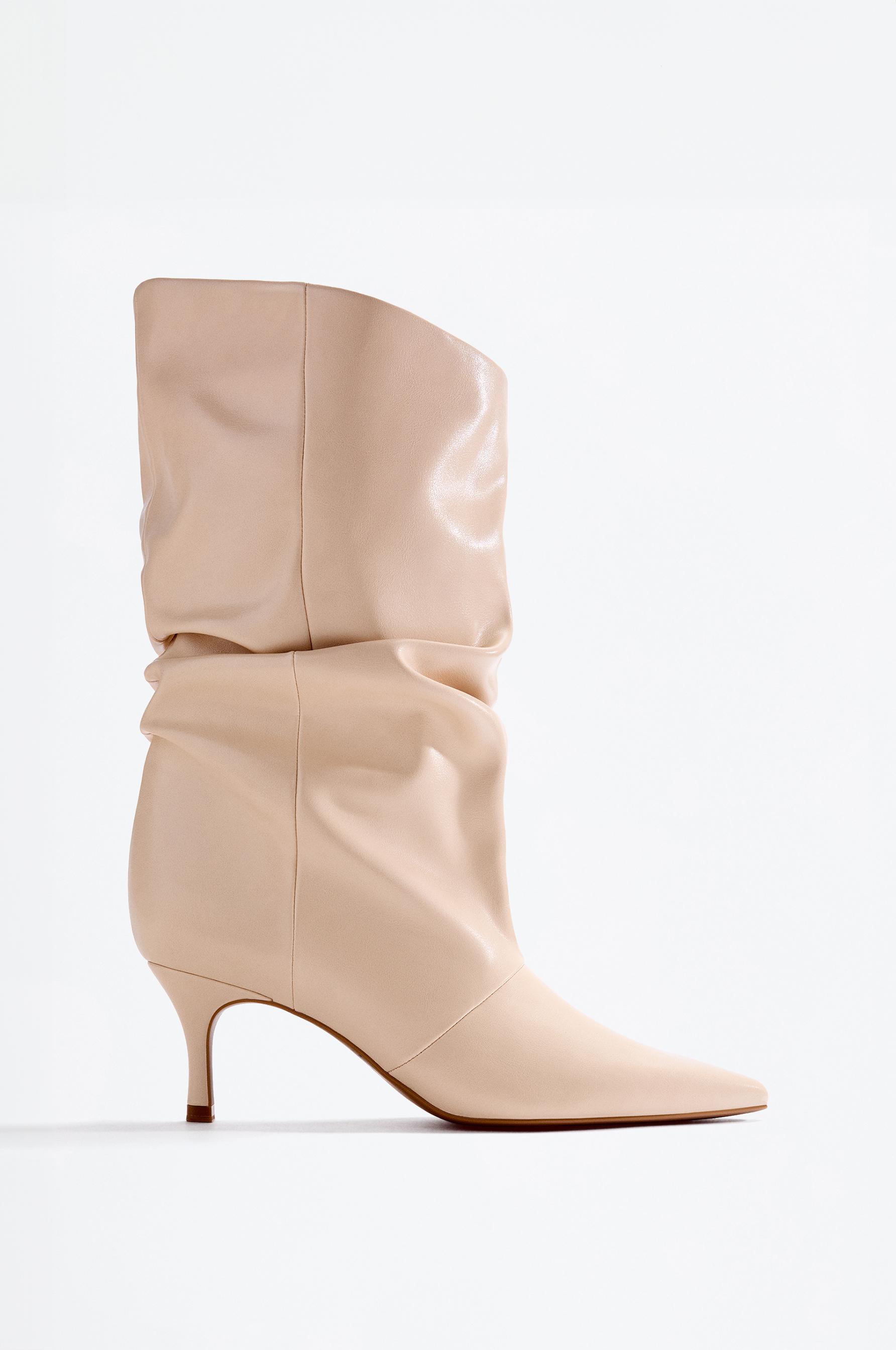 Bota tacón fruncida