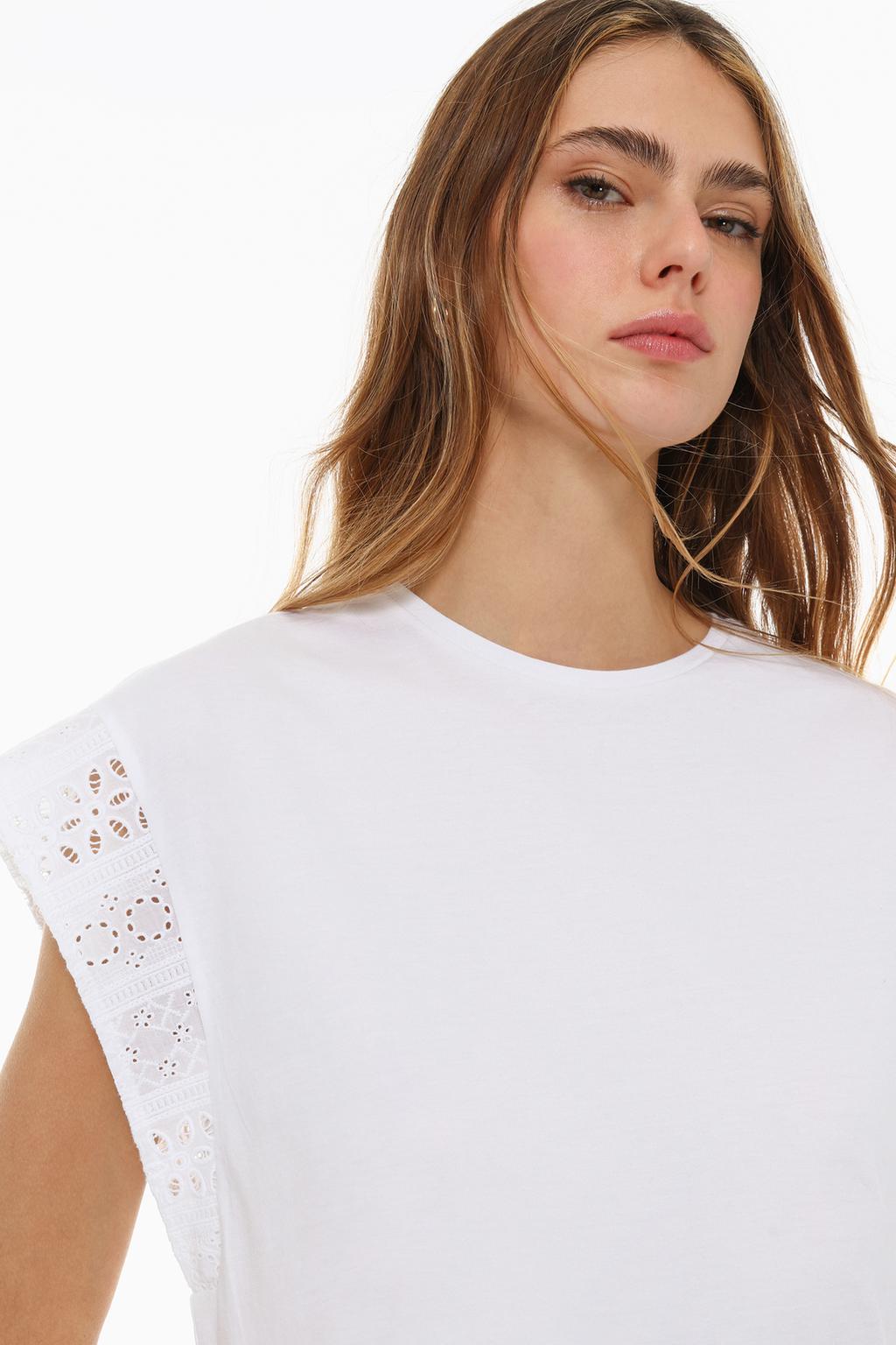 T-shirt with Swiss embroidery sleeves