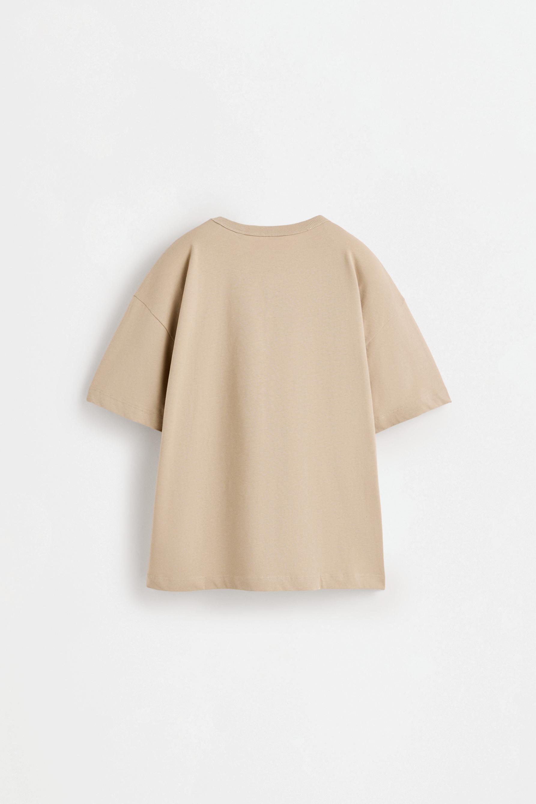 Raised text T-shirt — TAN BEIGE