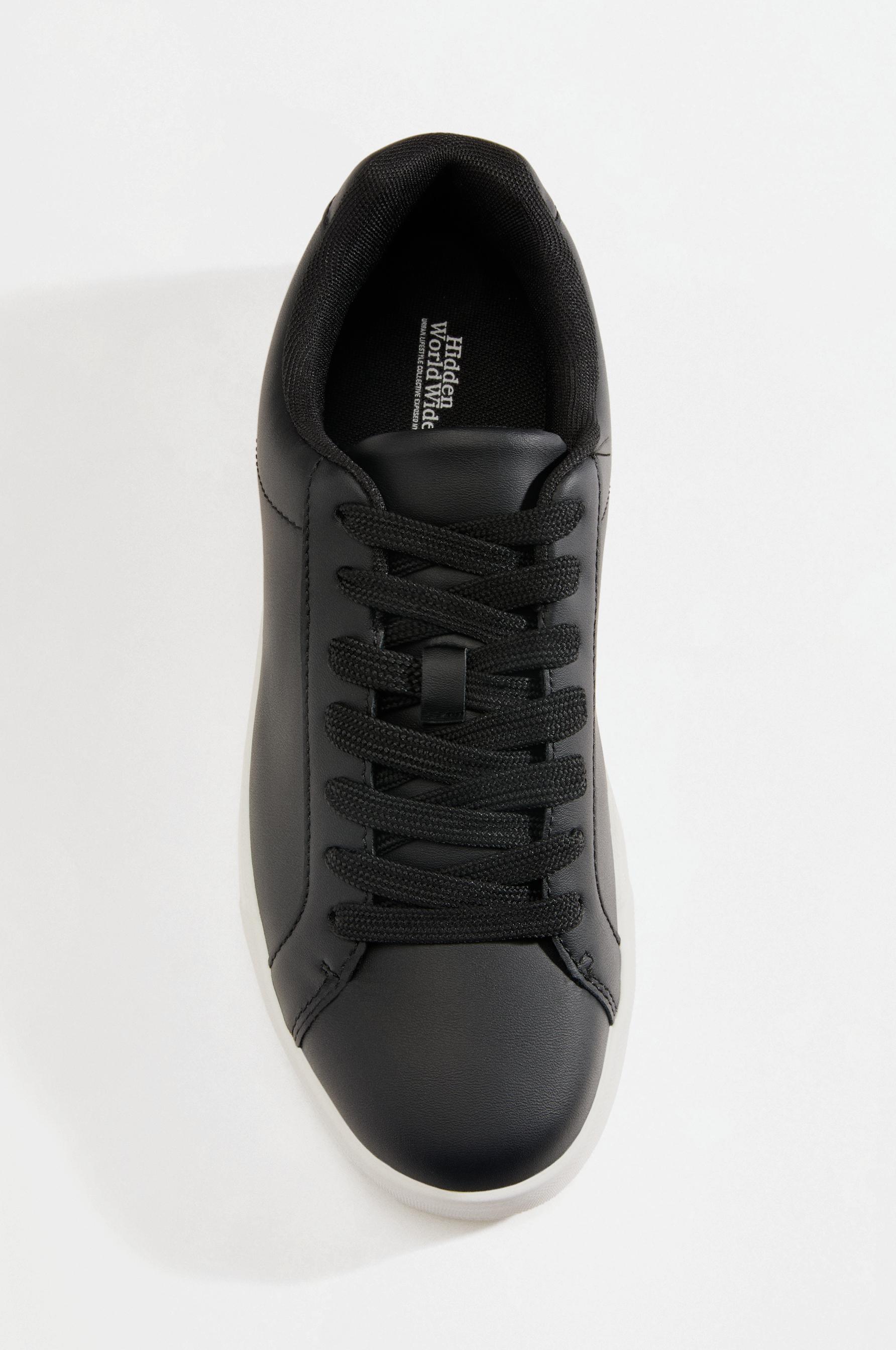 Casual sneakers — BLACK