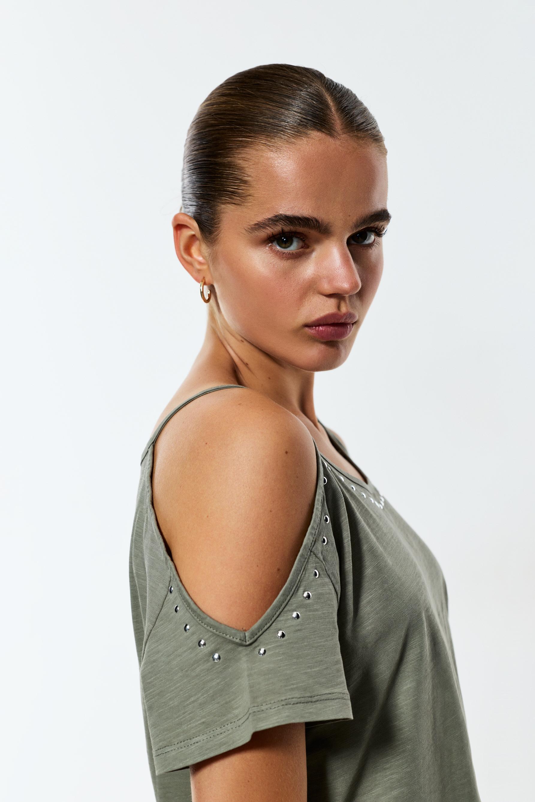 Cut-out and studded top — DARK KHAKI
