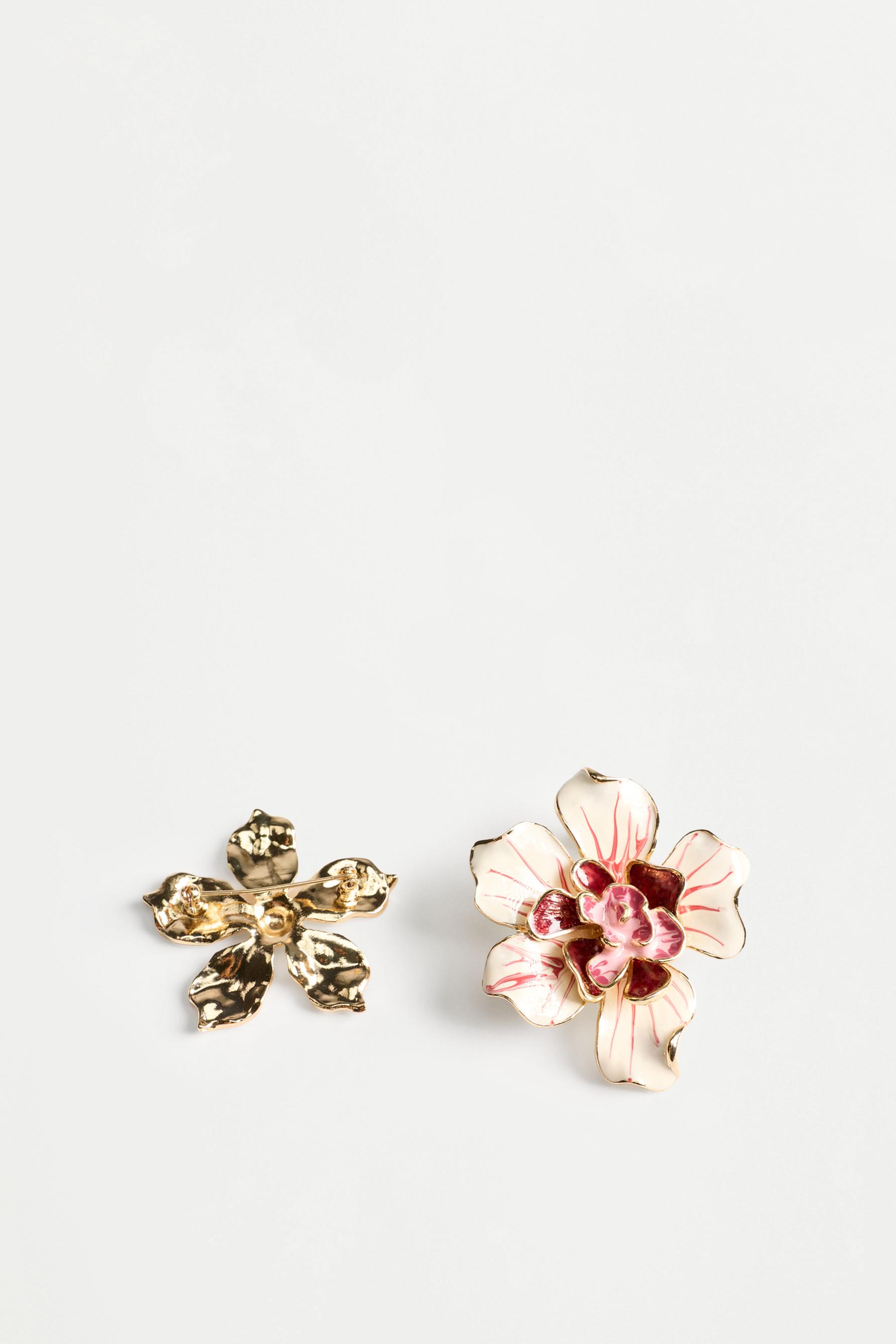 Floral Brooches (2-Pack) — ECRU/WHITE