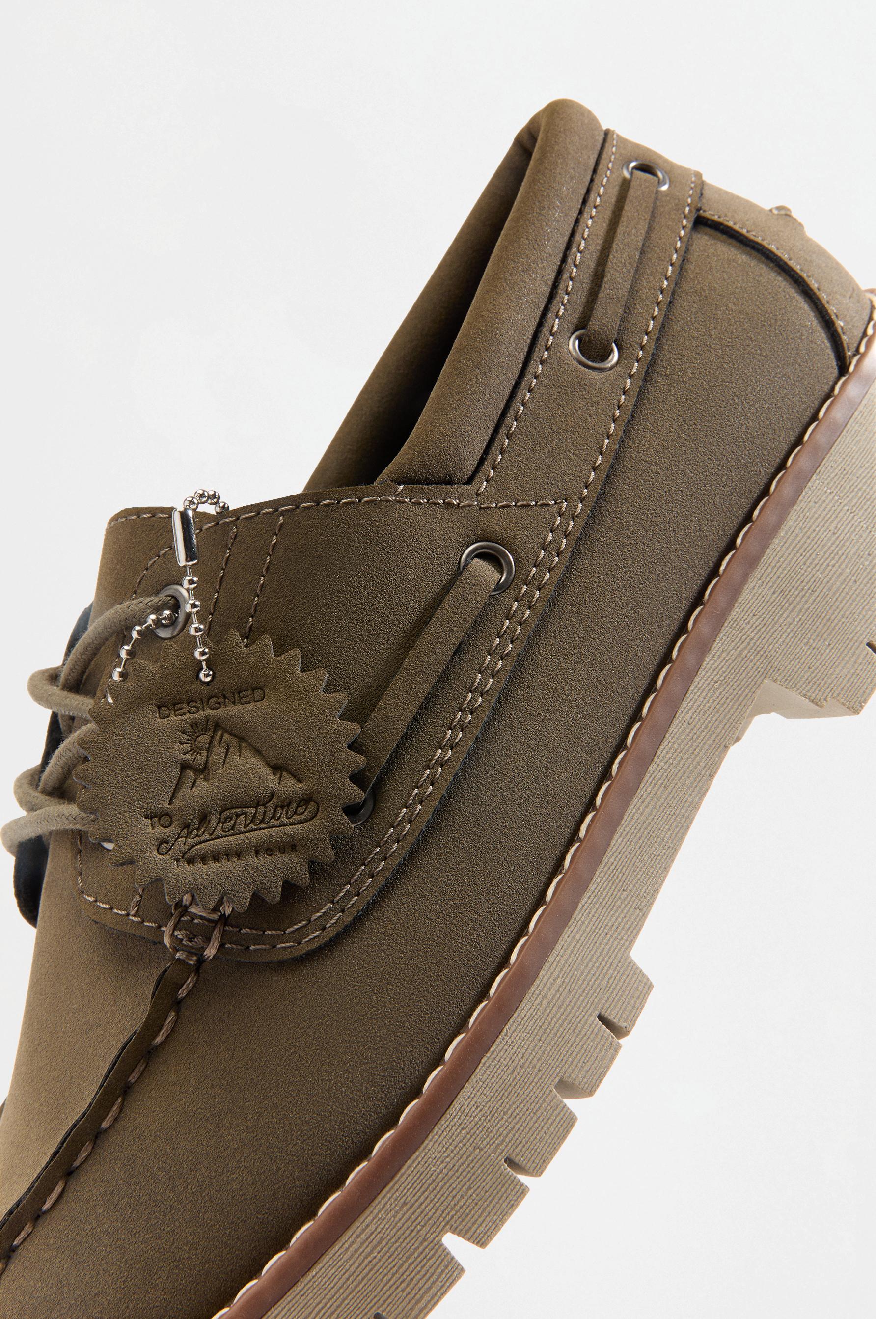 Boat shoes — KHAKI