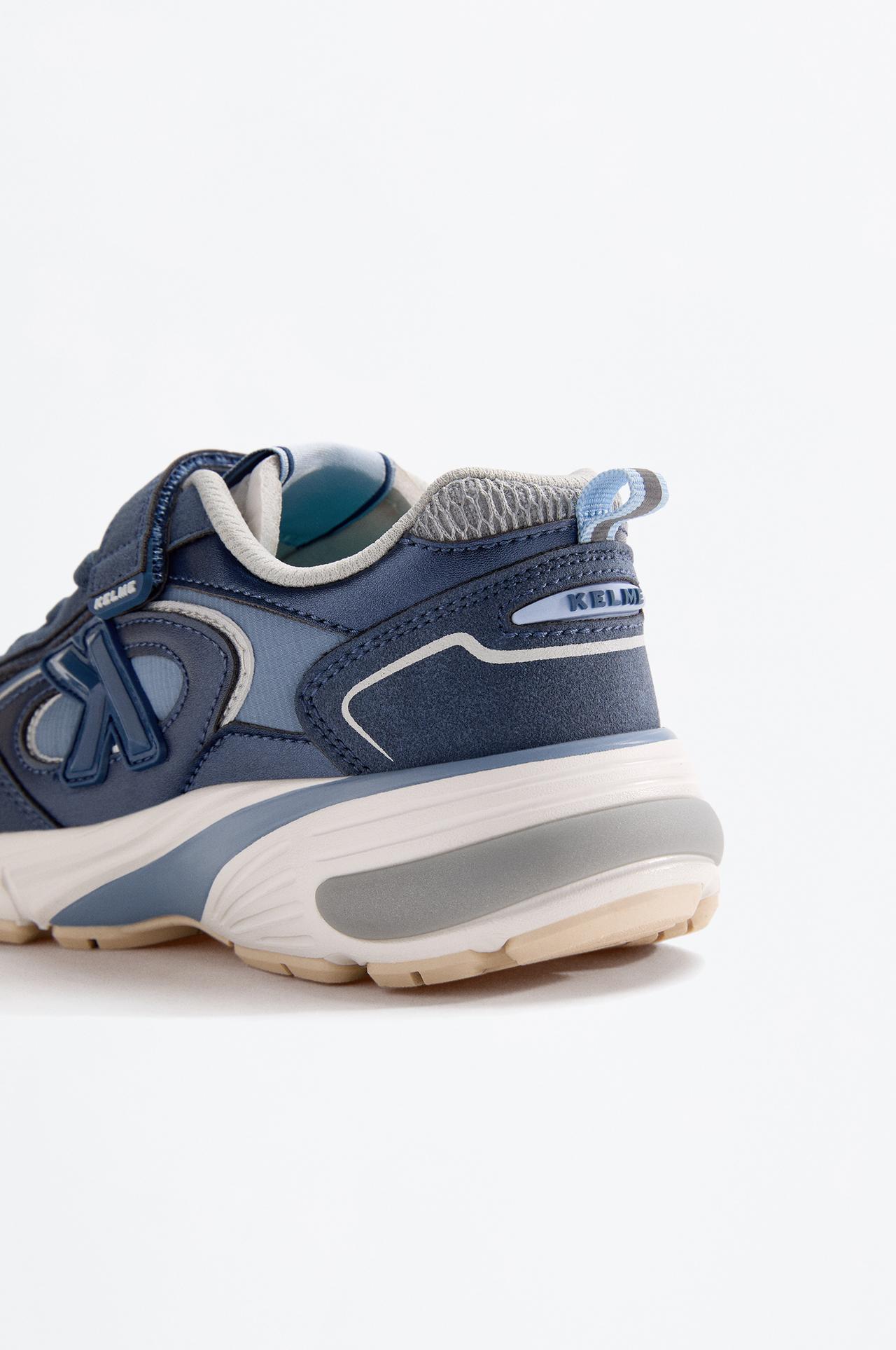 Kelme sports shoe — BLUE