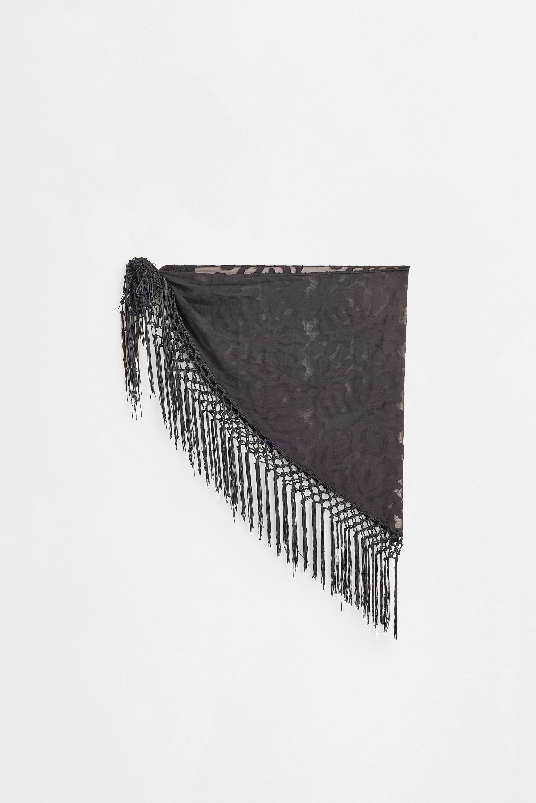 Fringed sarong — BLACK